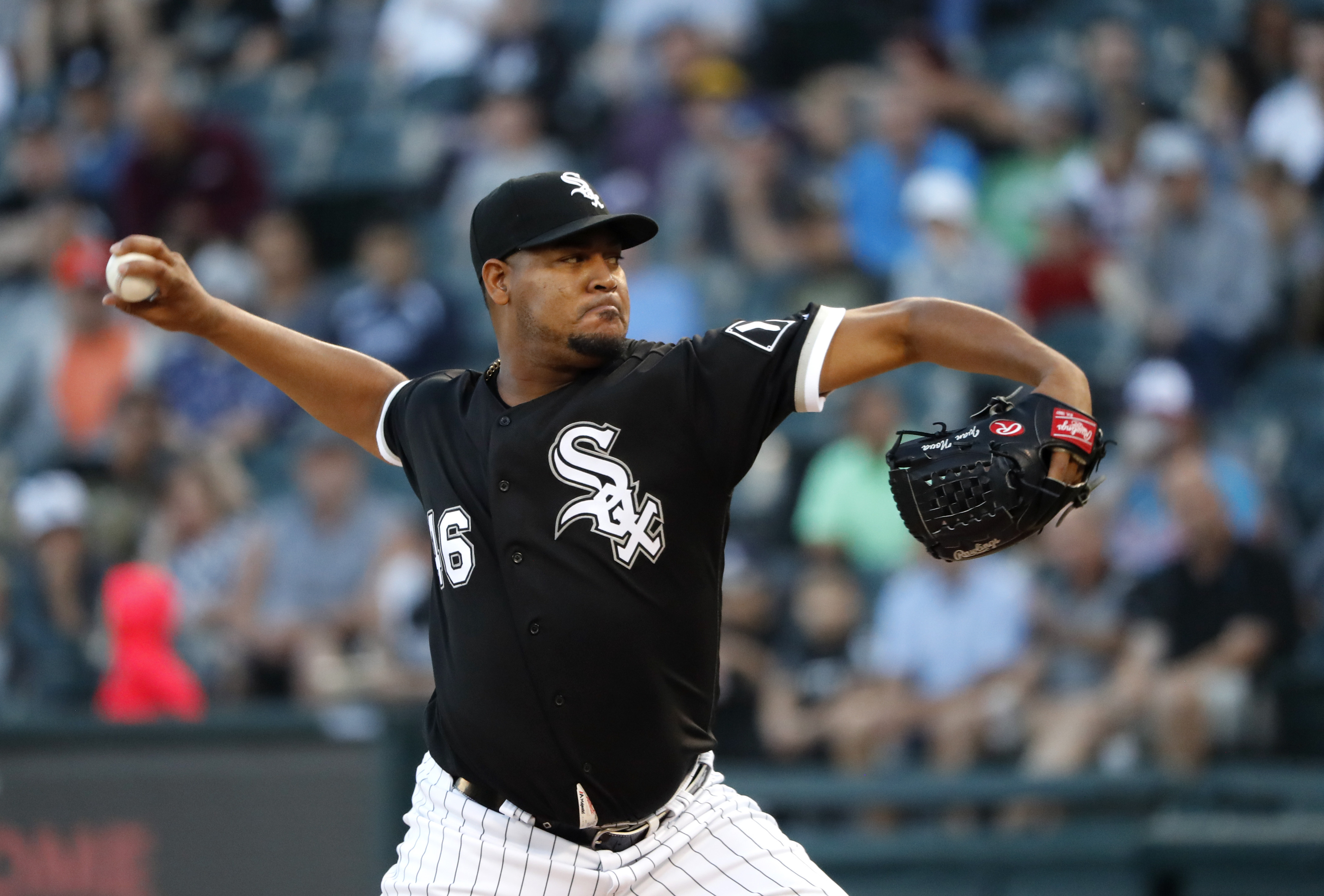 Nova throws 4-hitter as White Sox net a win, top Marlins 9-1