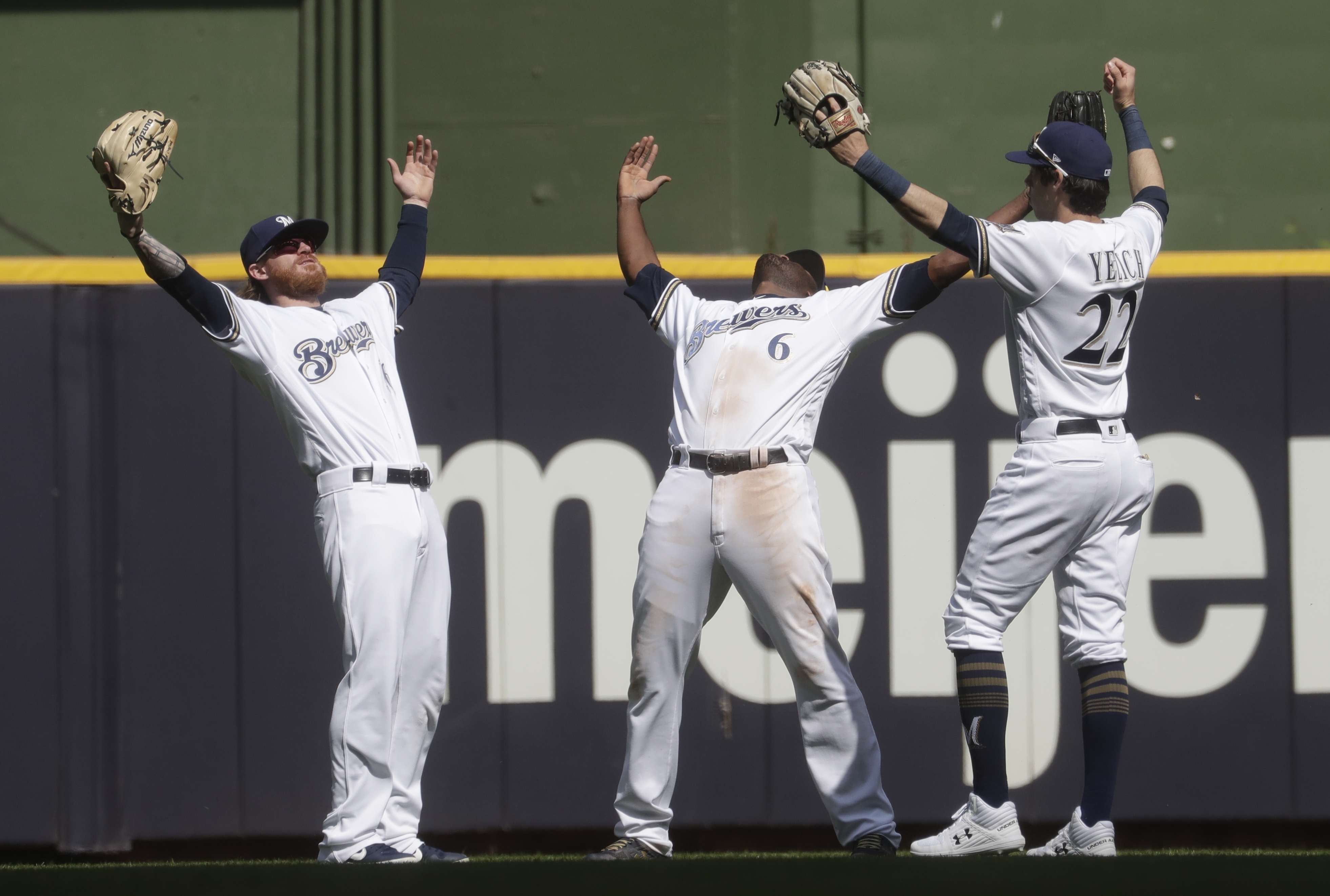 Yelich hits 23rd homer as Brewers power past Marlins 5-1