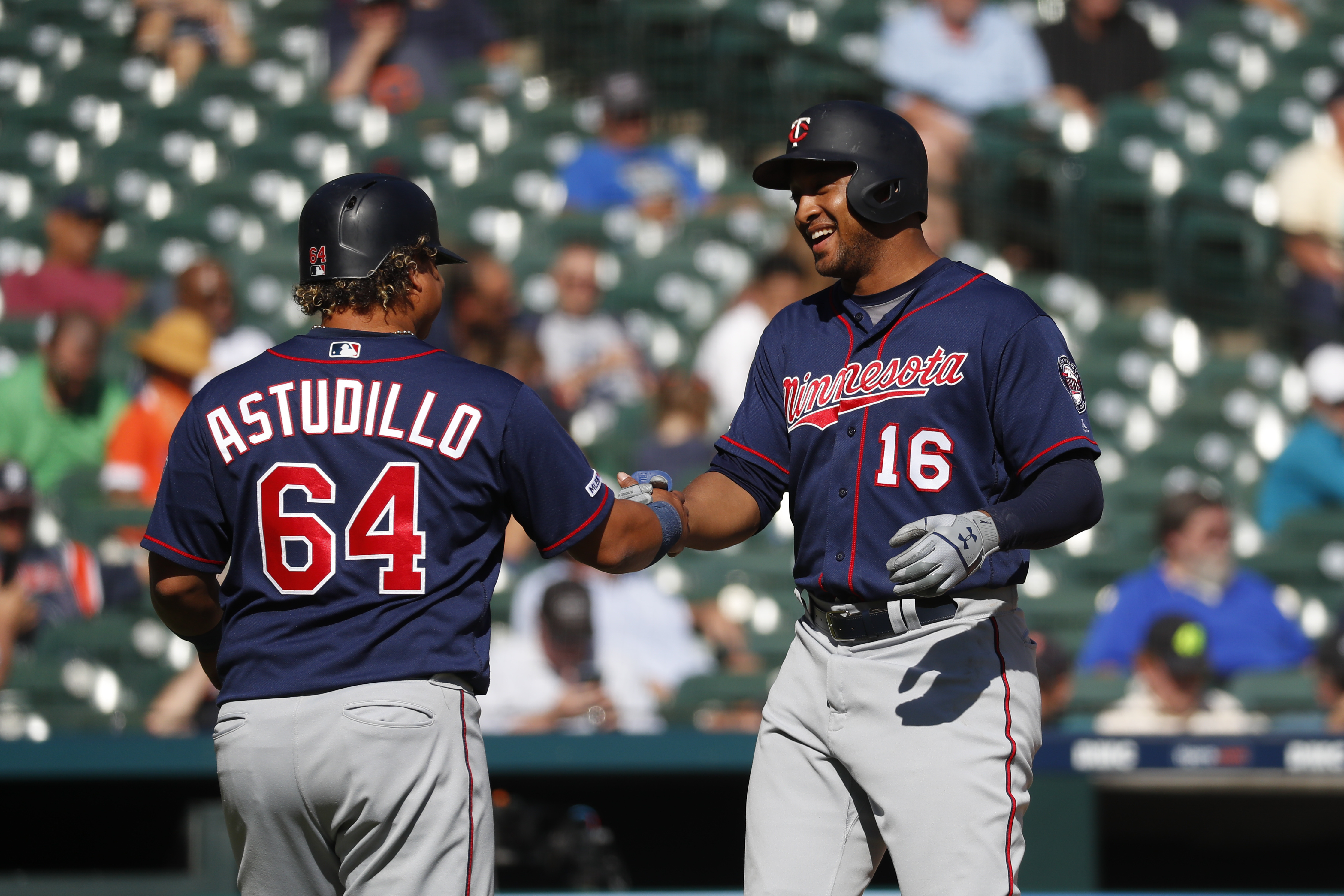 Schoop hits Twins' 300th homer in 10-4 win over Tigers