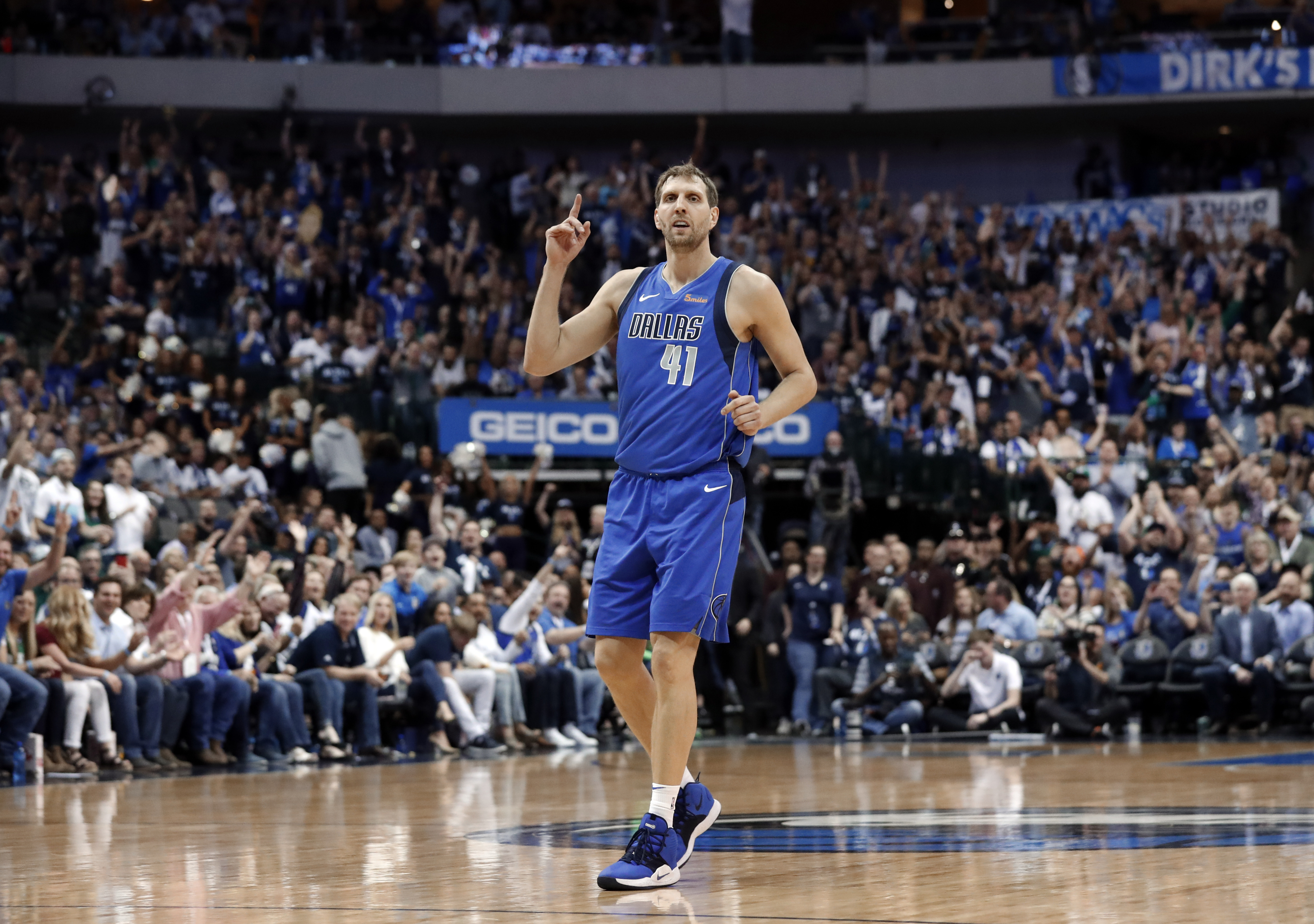 Nowitzki says goodbye at home, set to visit Spurs in finale