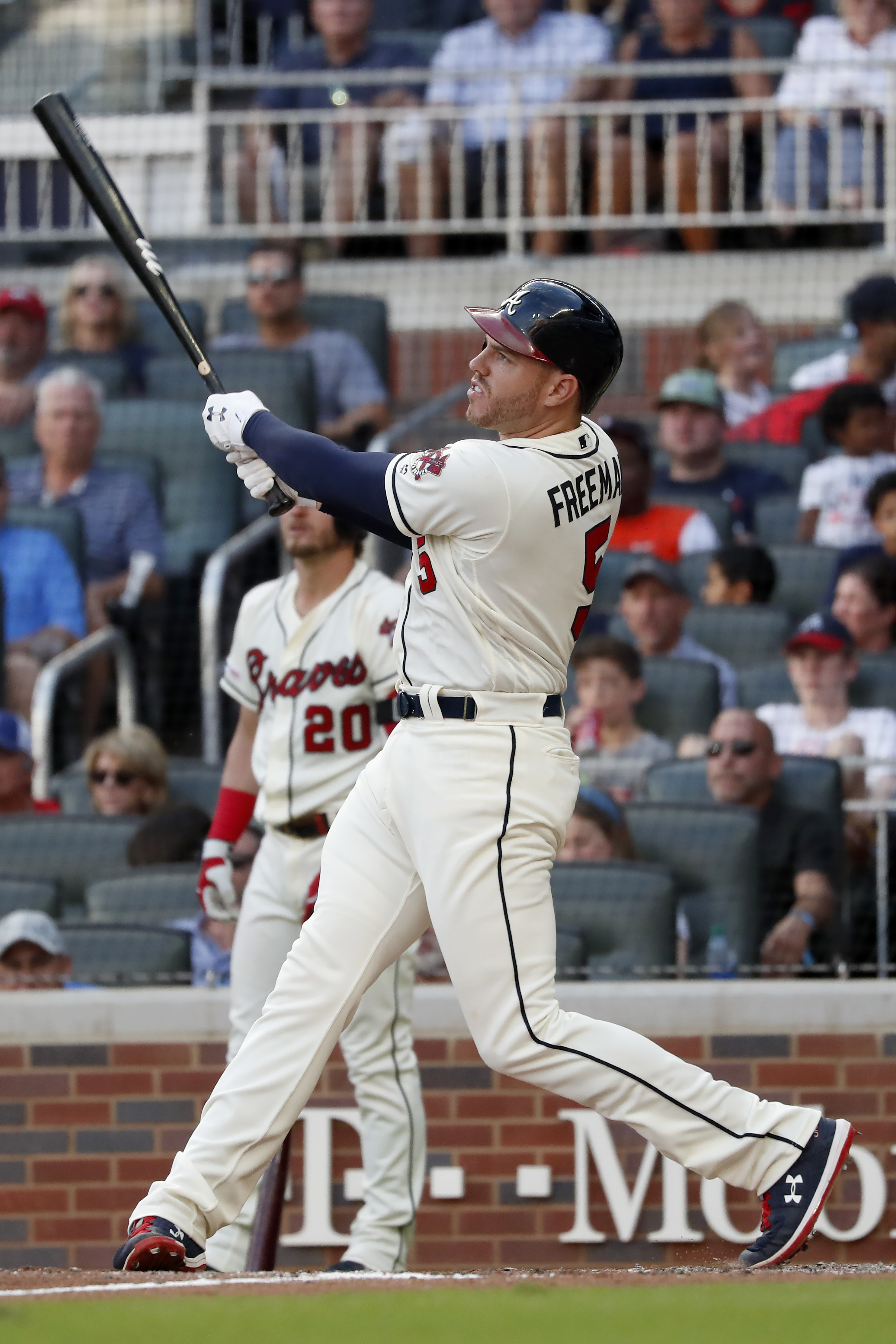 Freeman 2 HRs, 5 RBIs, Braves top Chisox for 4th win in row