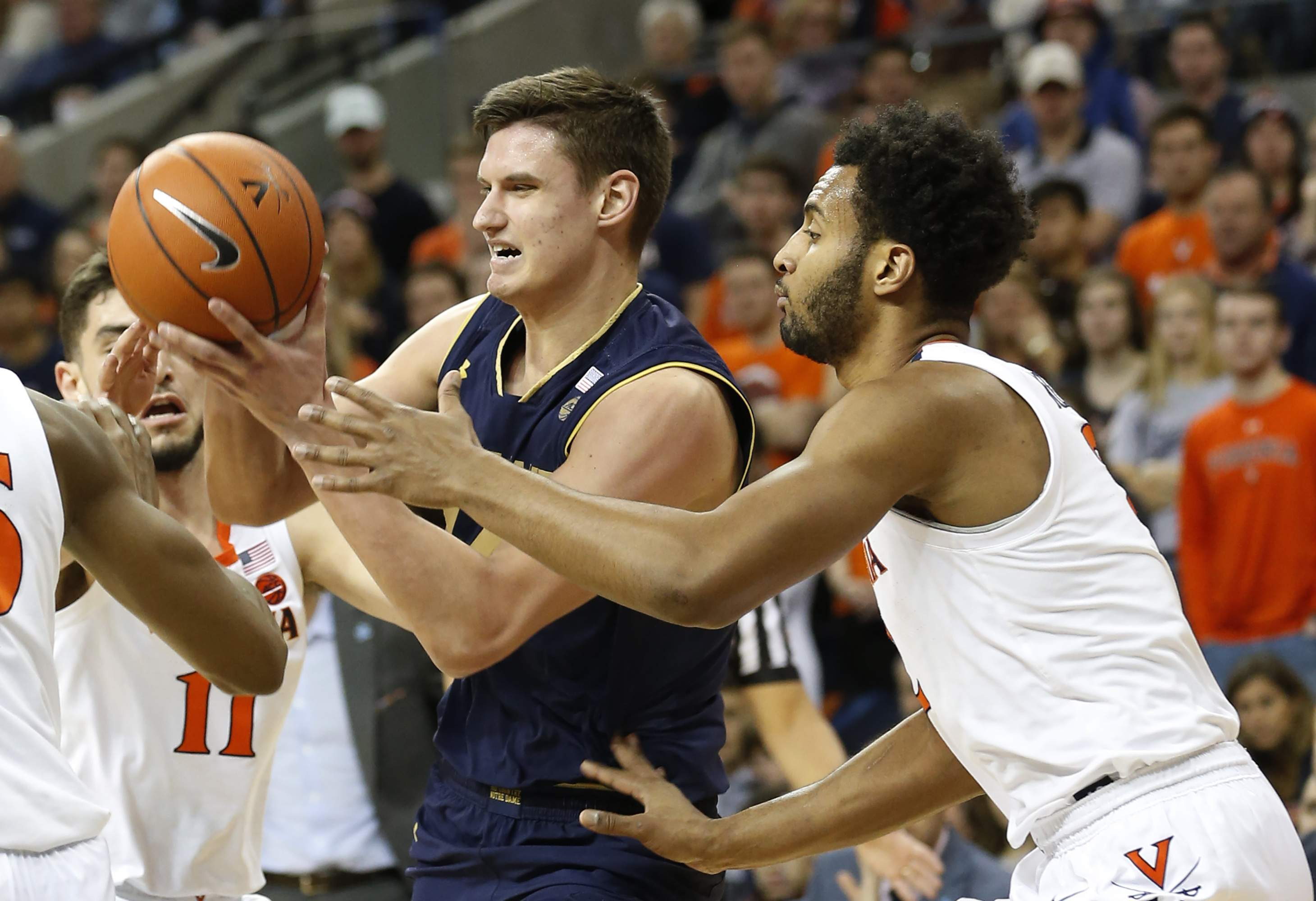 Guy’s free throws help No. 4 Virginia hold off Notre Dame