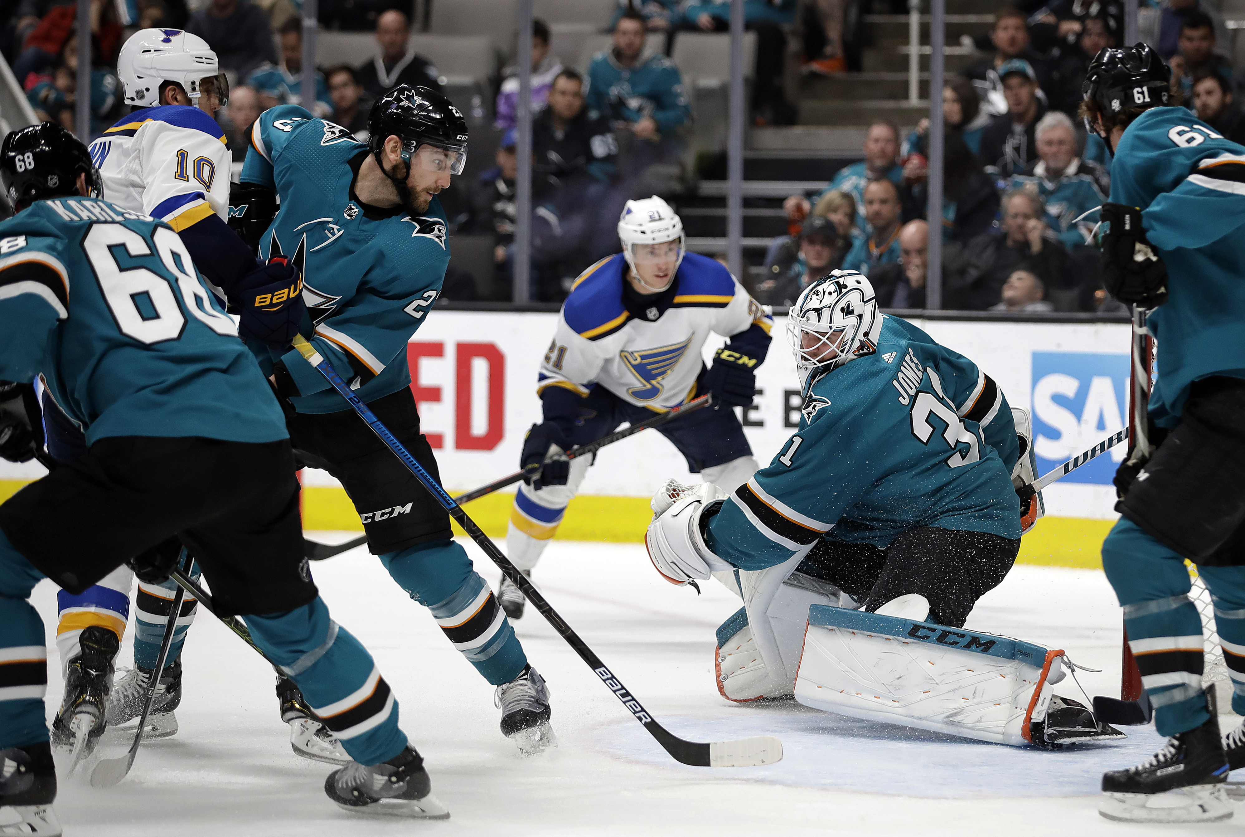 Sharks beat Blues 3-2 in OT to take Western Conference lead