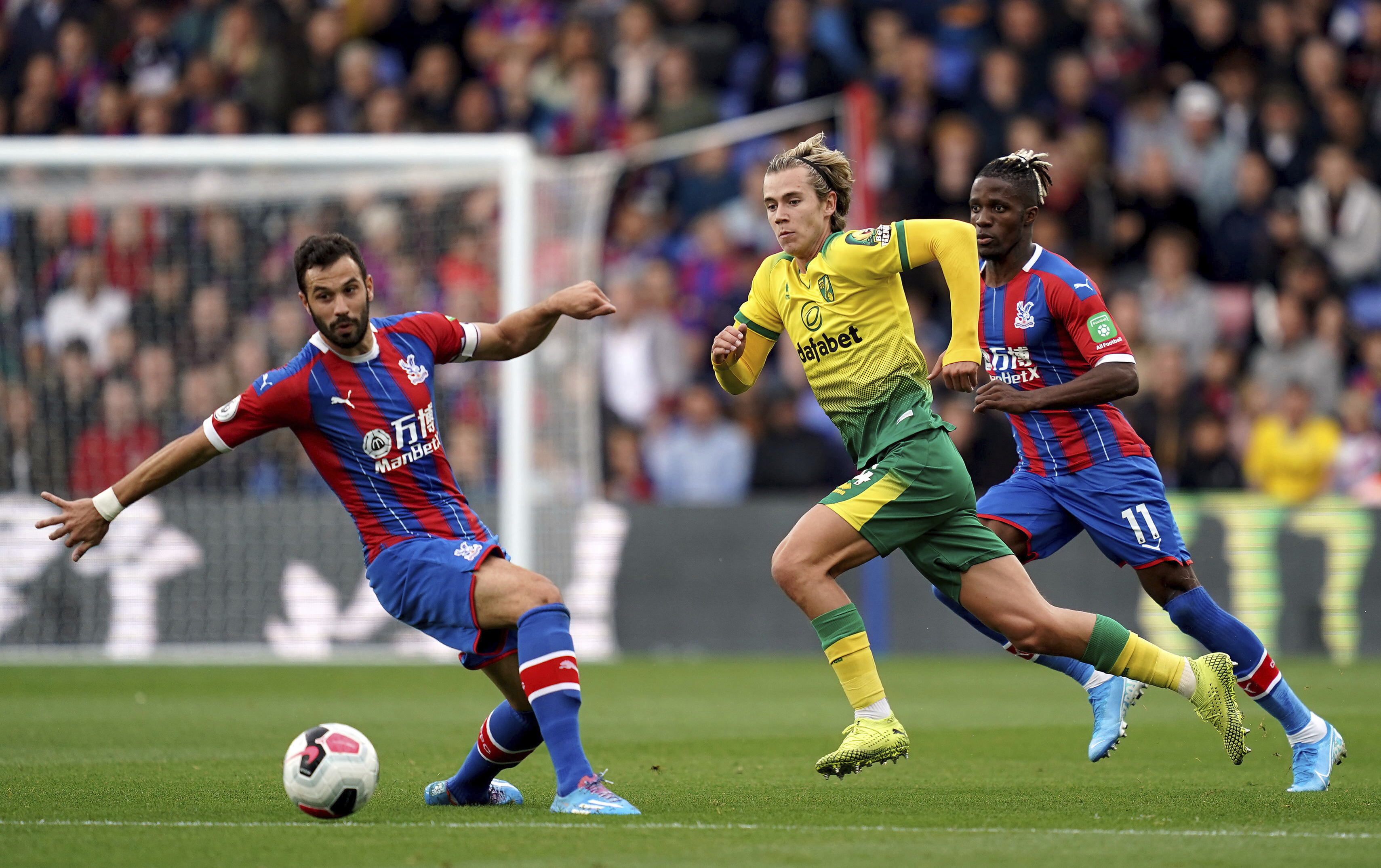 Palace wins 2-0 to hand Norwich more away pain