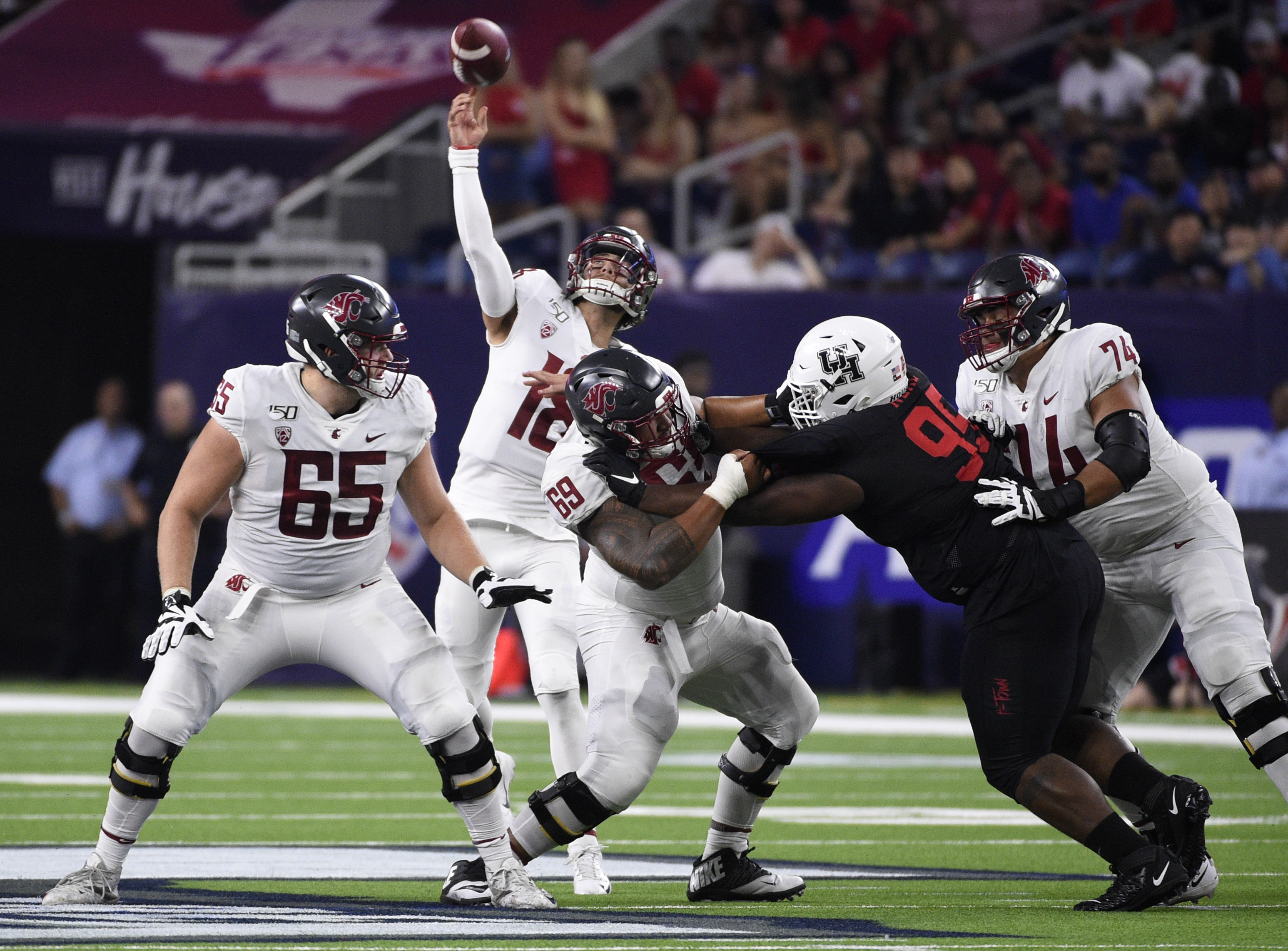 Gordon leads No. 20 Washington State over Houston 31-24