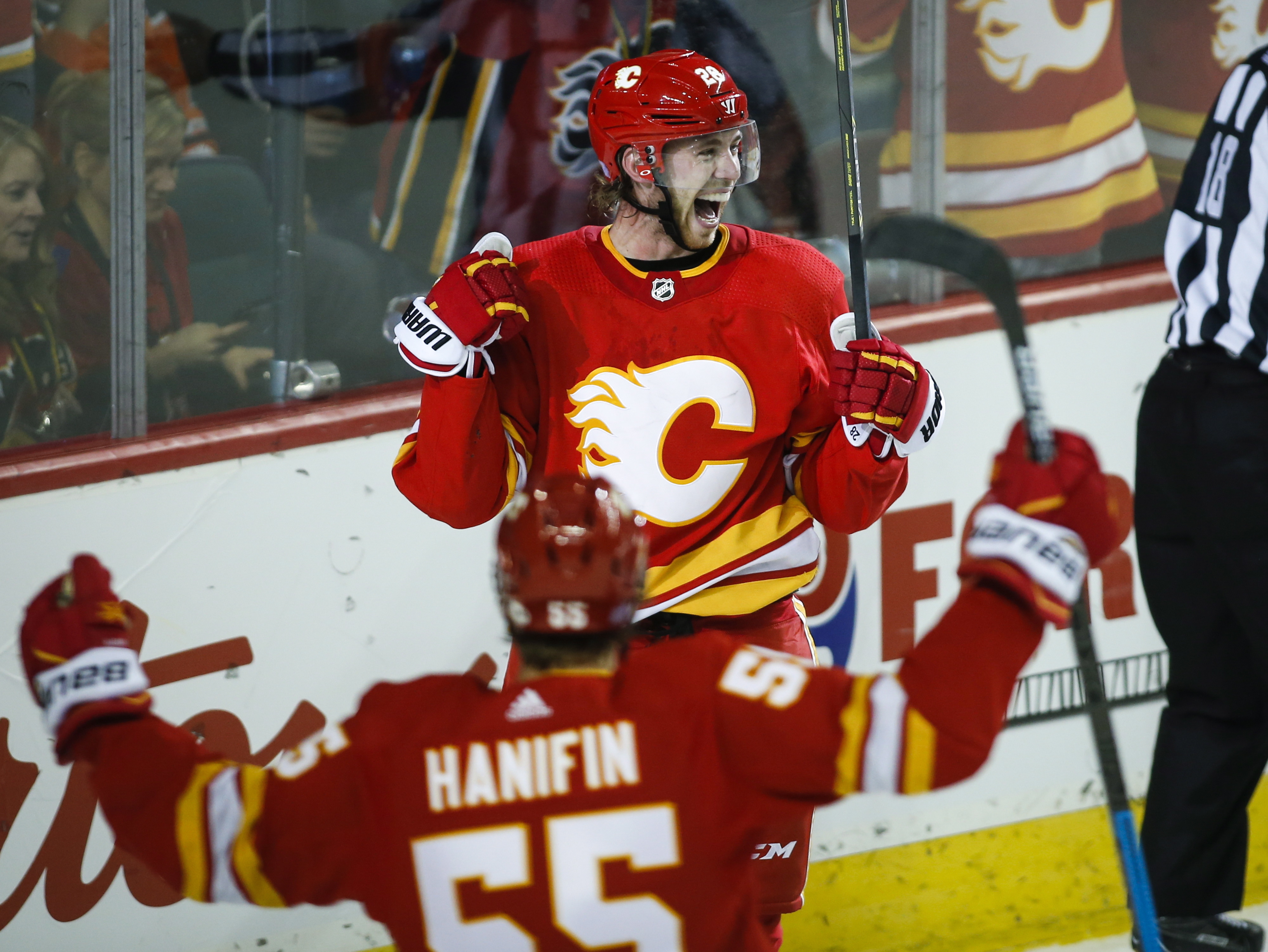 Lindholm scores twice, Flames rally past Oilers 4-2