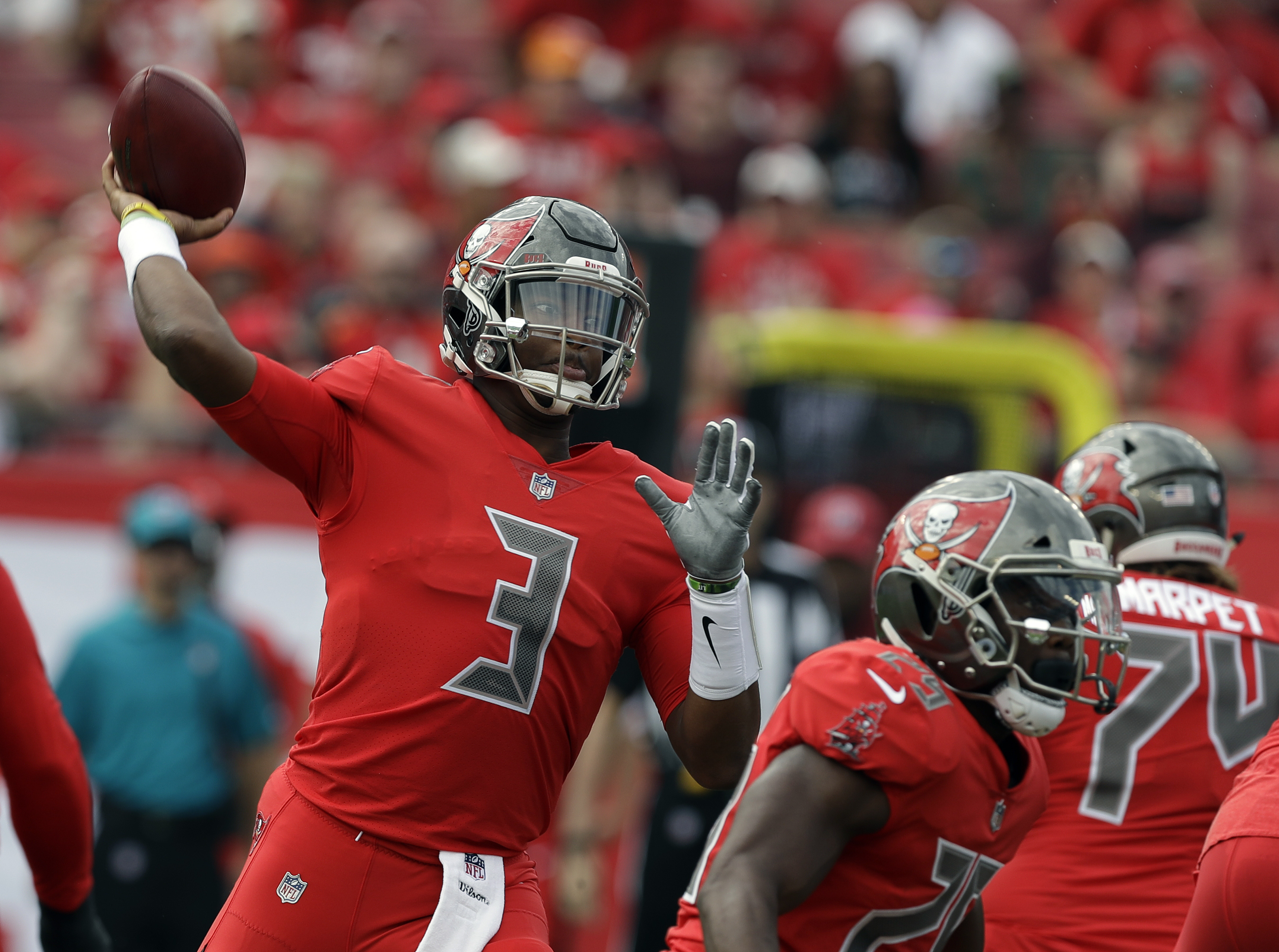 Winston throws for 2 TDs, Buccaneers beat Panthers 24-17