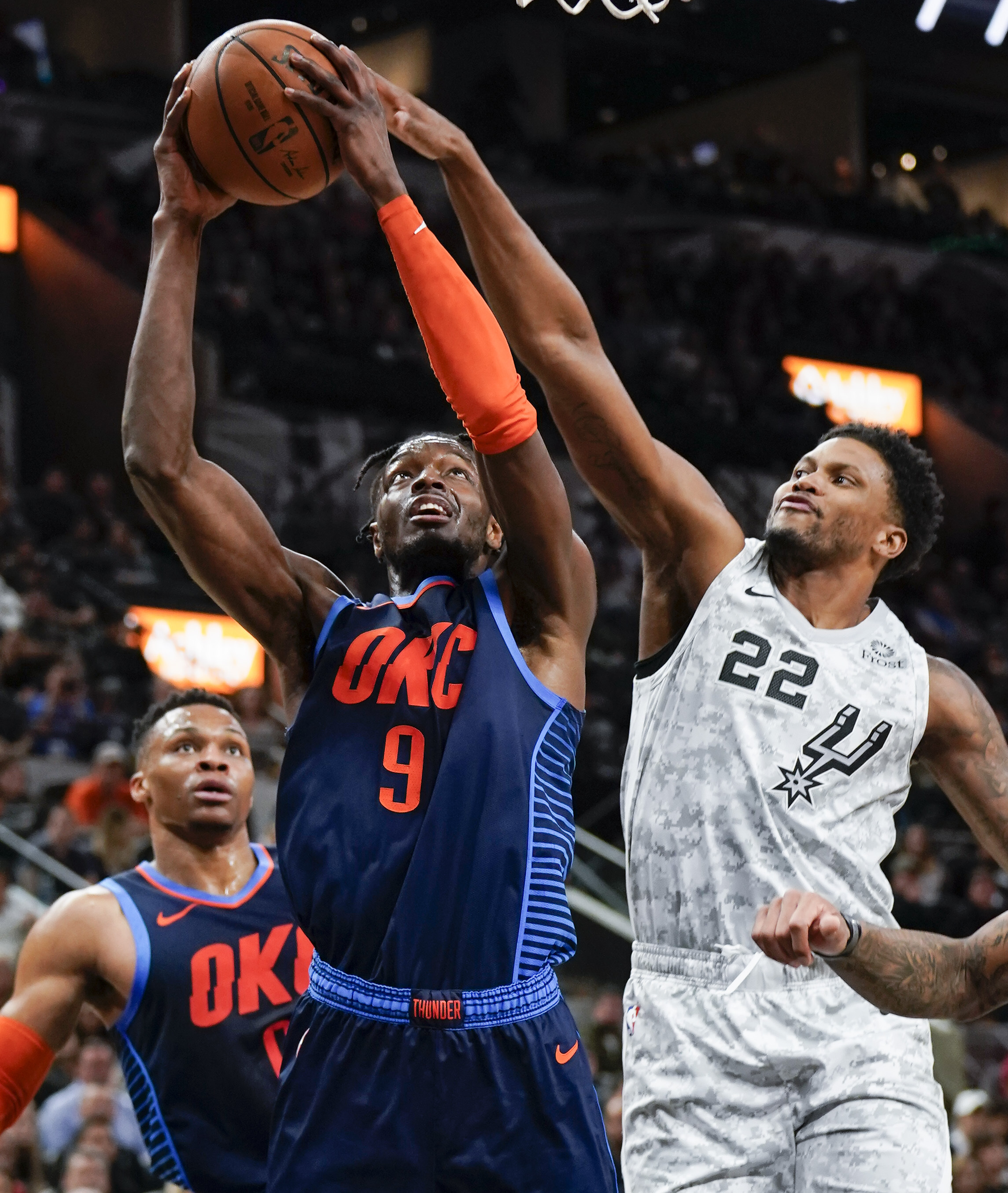 Aldridge, Spurs hand Thunder fourth straight loss, 116-102