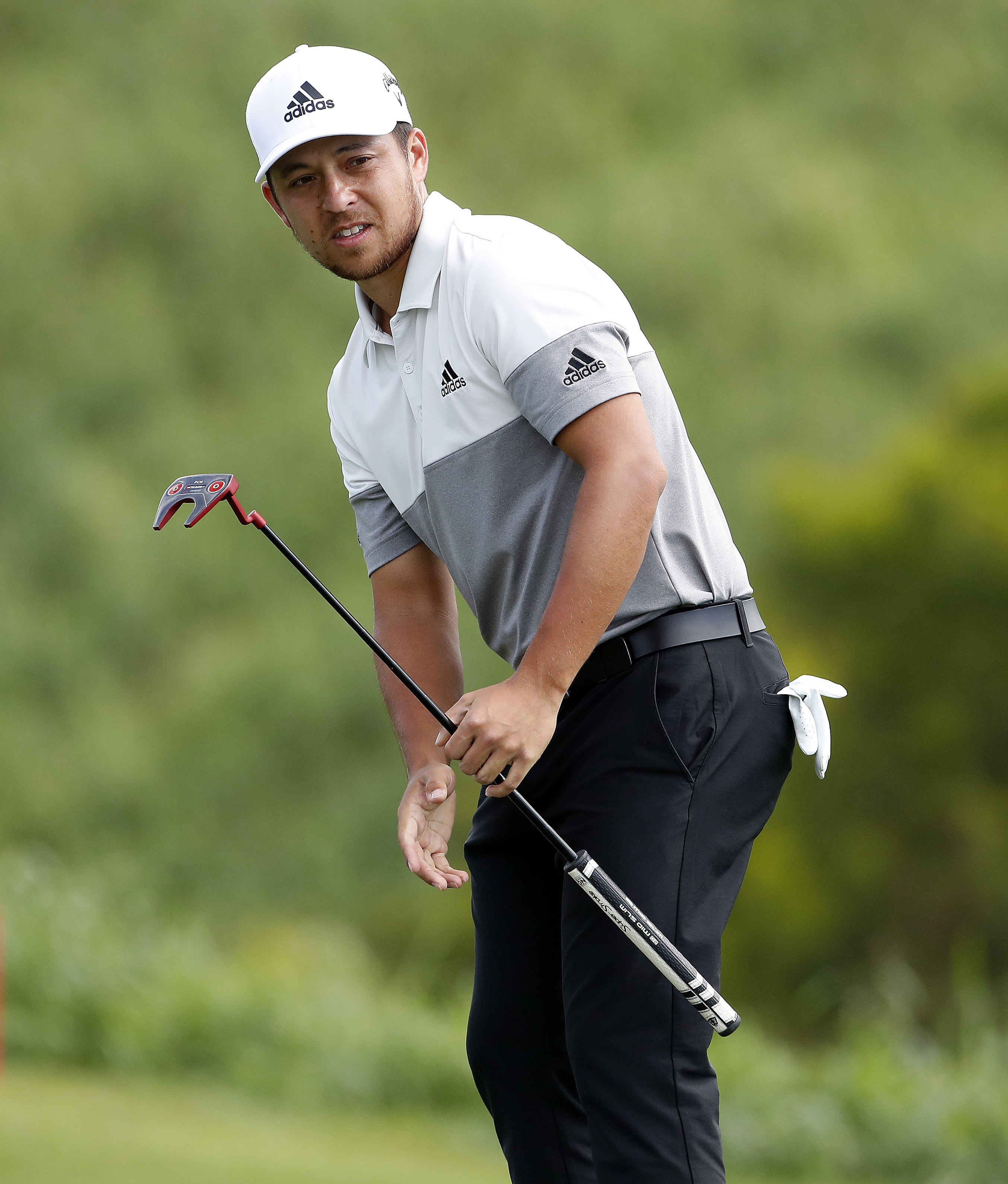 Schauffele breaks course record and wins at Kapalua