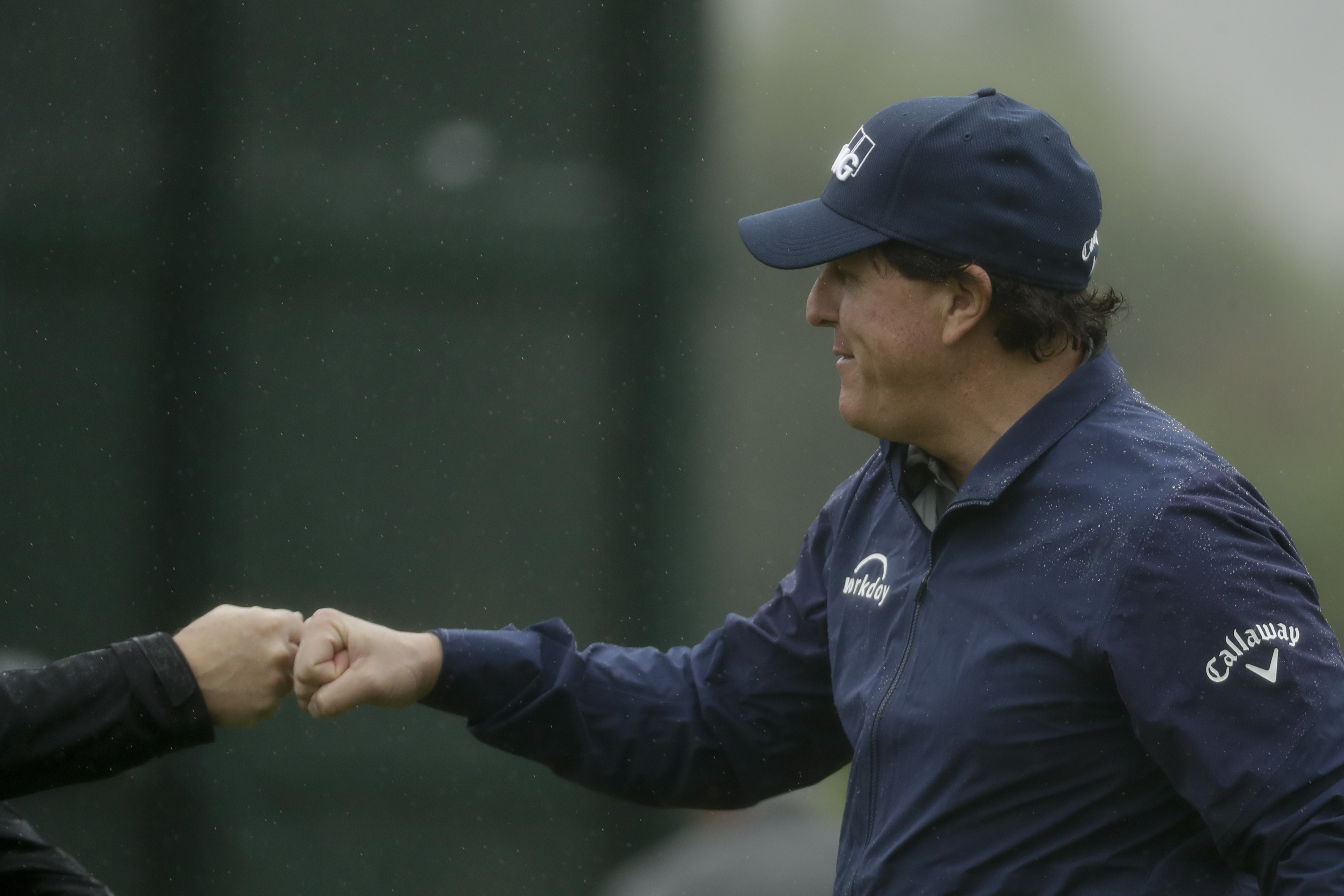 Phil Mickelson shoots 12-under 60 at La Quinta in 2019 debut