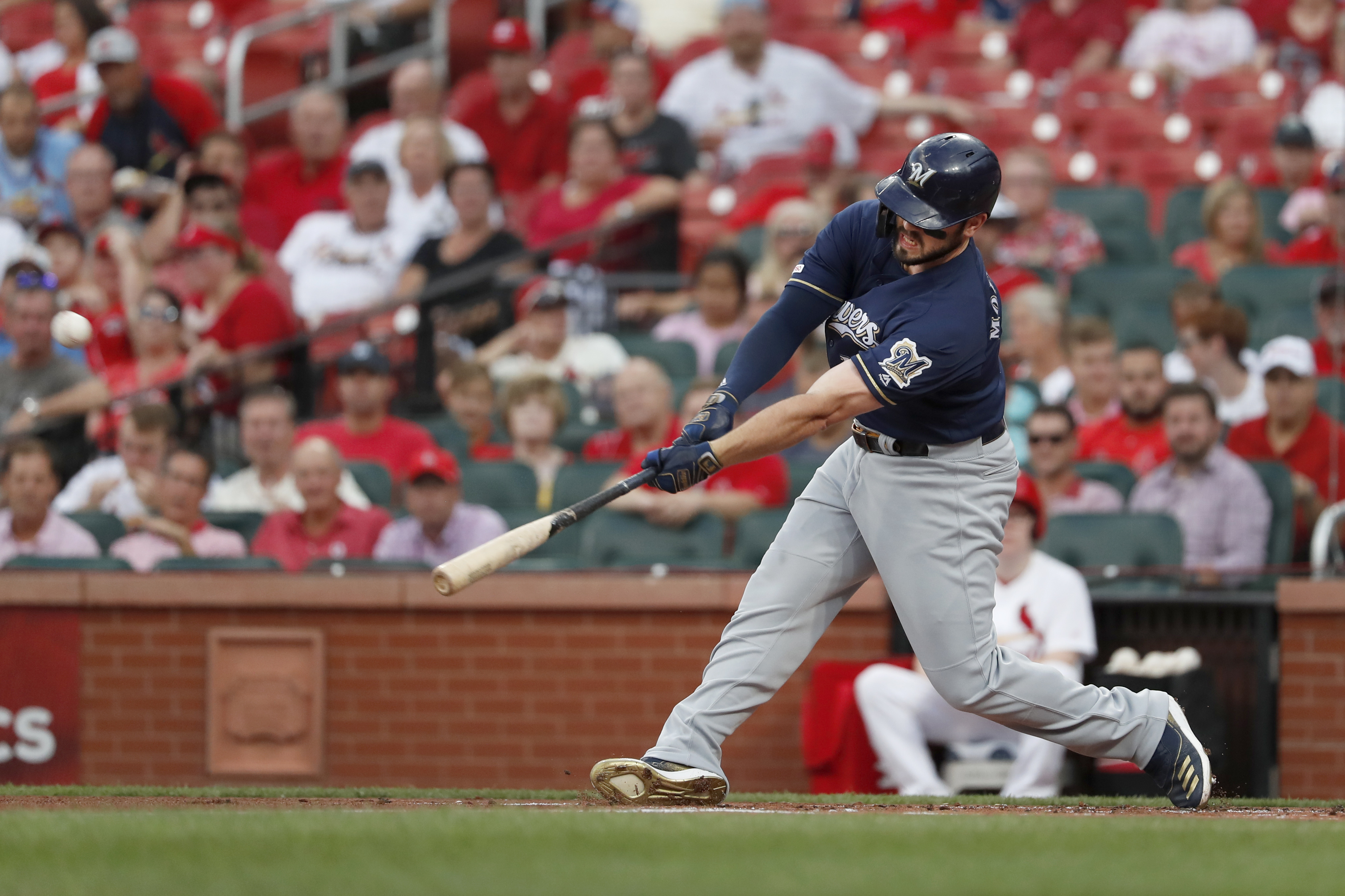 Brewers knock Cardinals out of 1st place with 5-3 win