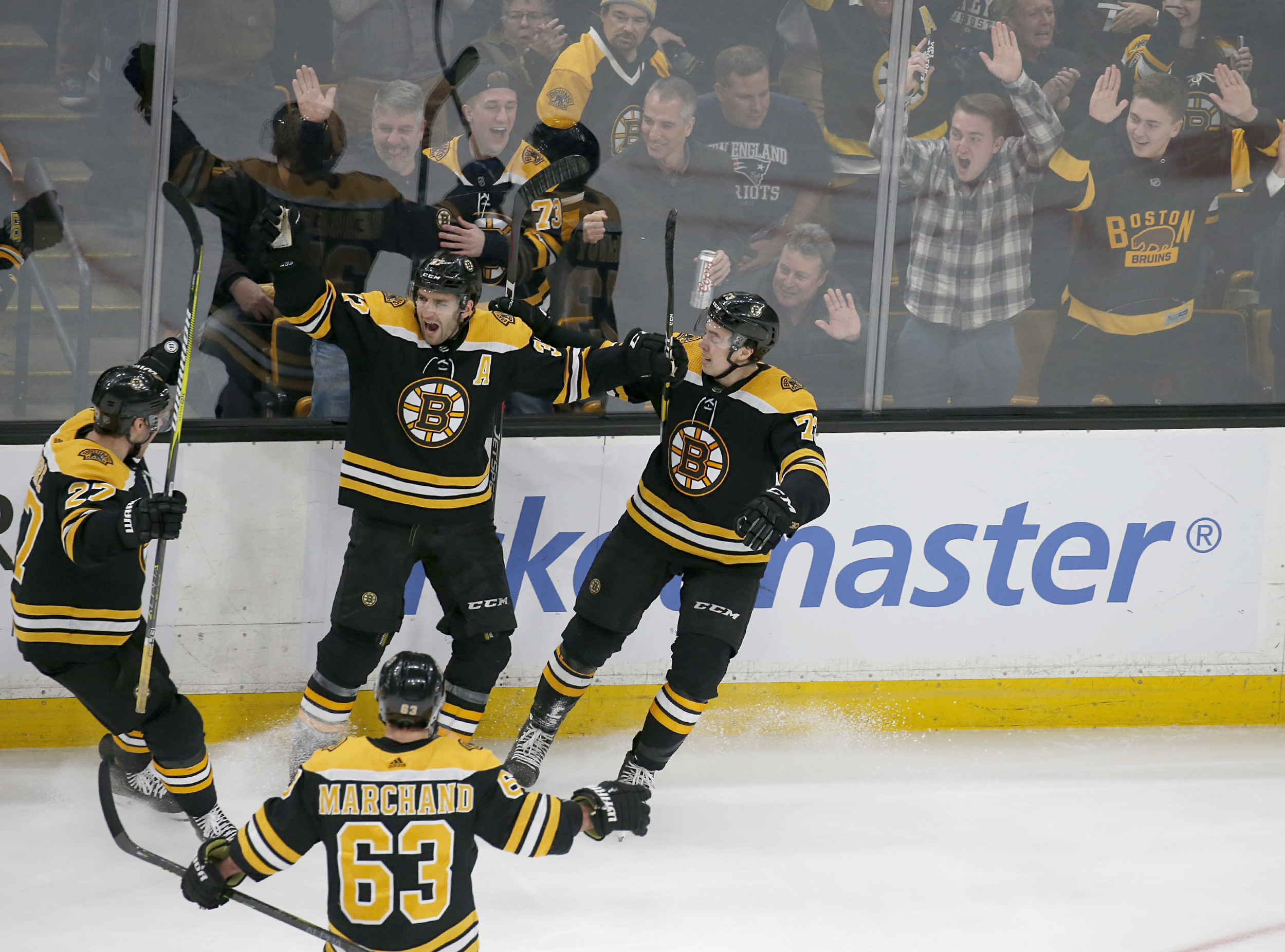 Bergeron, Bruins rally past Panthers to extend points streak