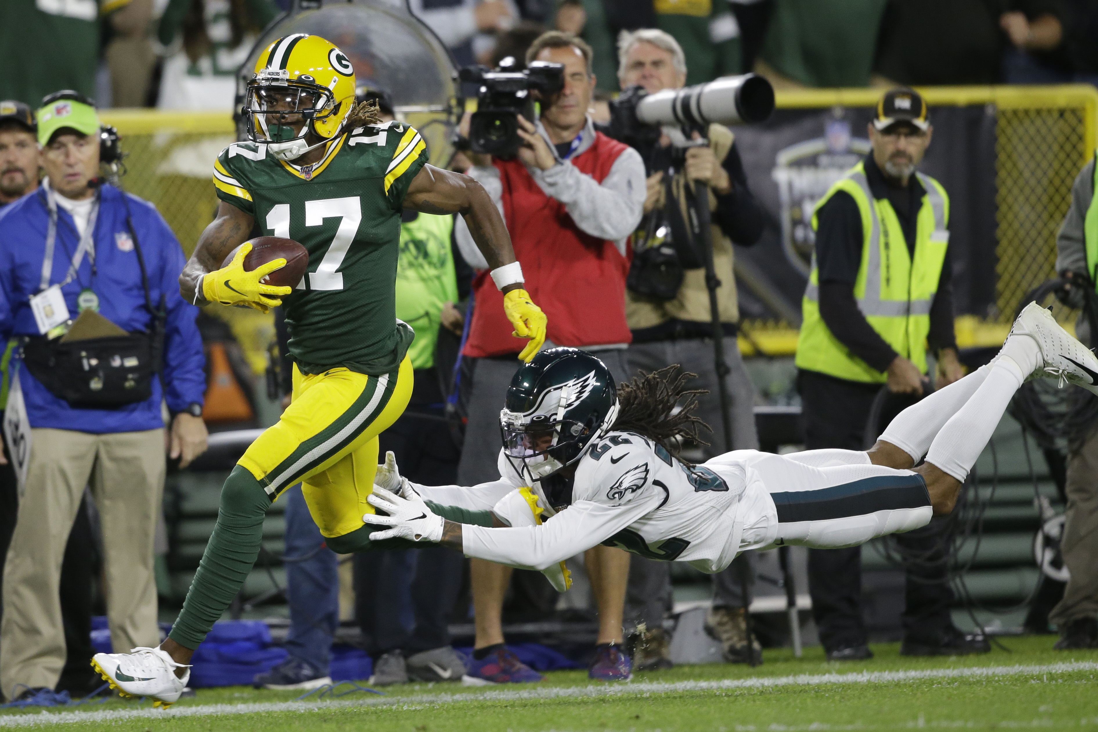 Packers prep for Cowboys with WR Adams day to day