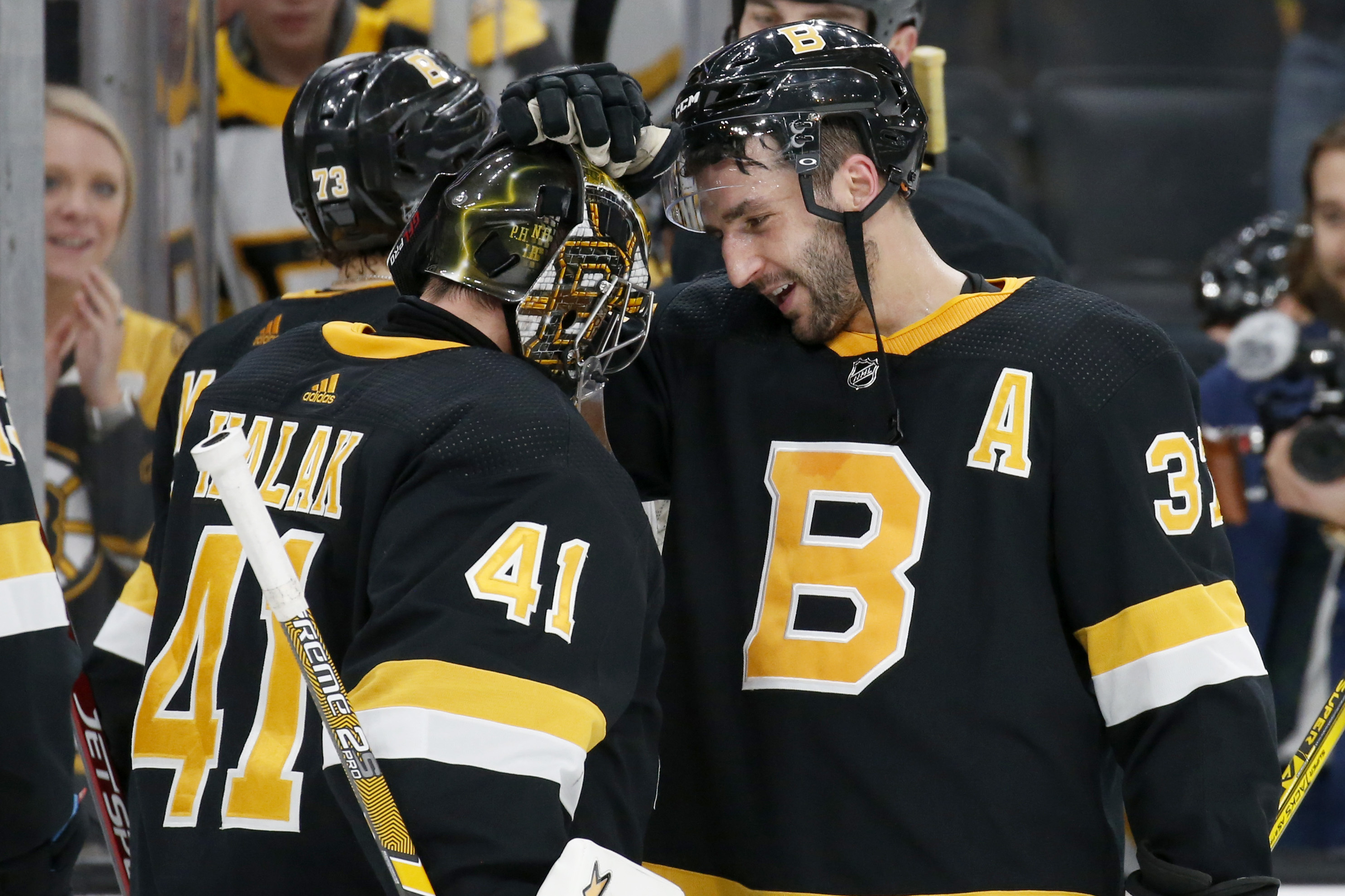 Bergeron scores 20th, Bruins beat Penguins 4-1