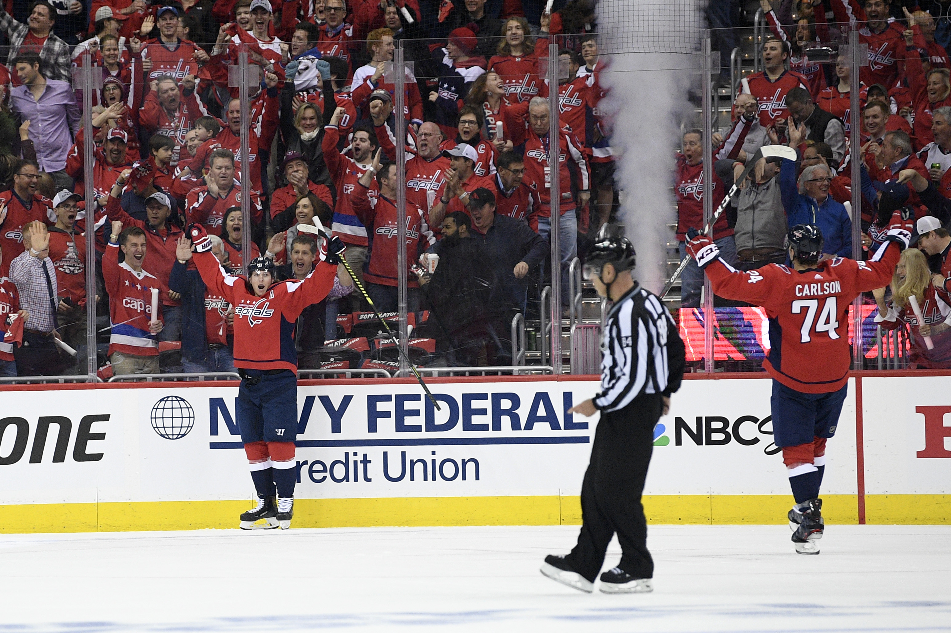 Capitals survive surge from Hurricanes to win Game 1