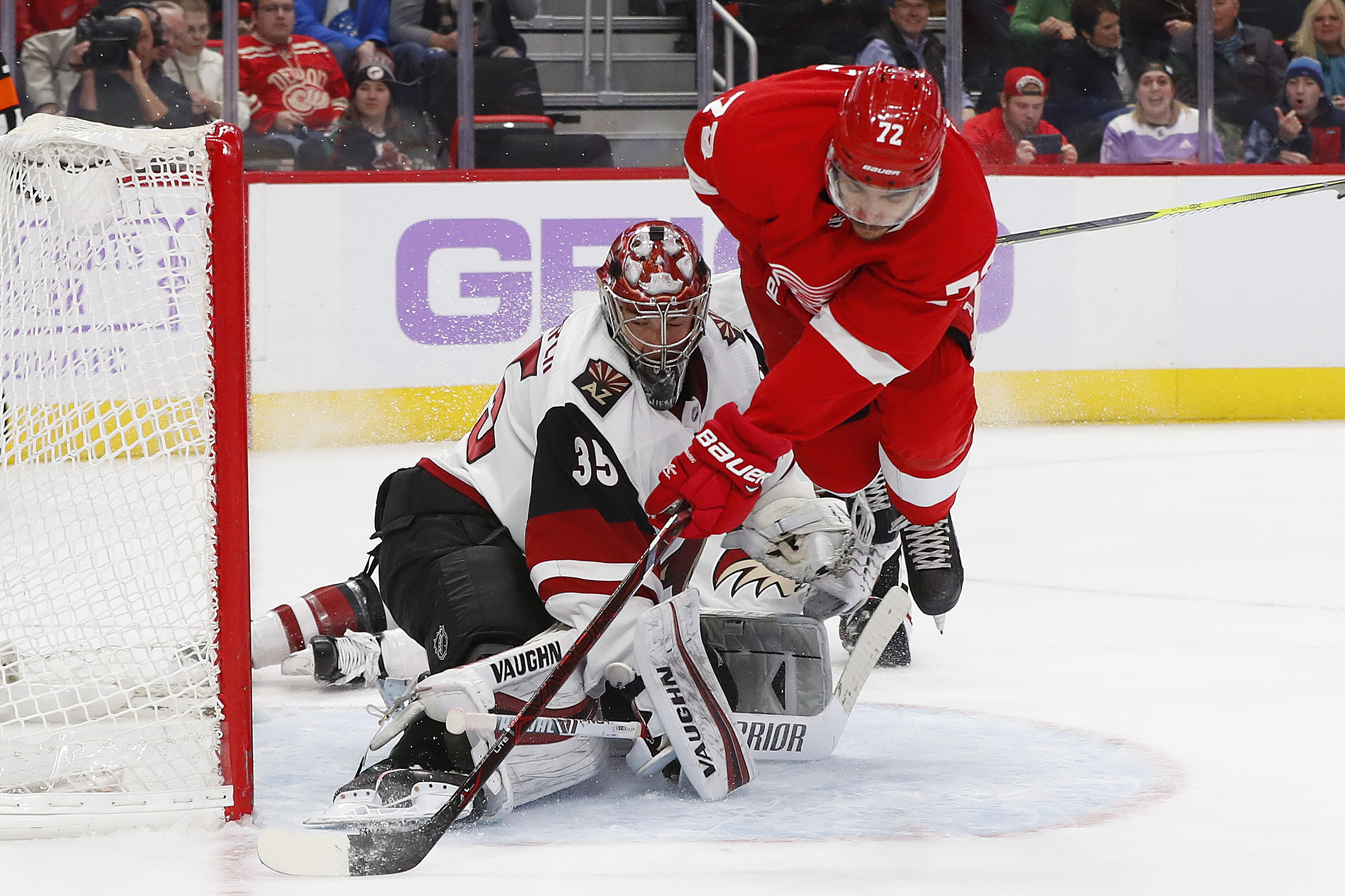 Green leads Red Wings to 6-1 win over Coyotes
