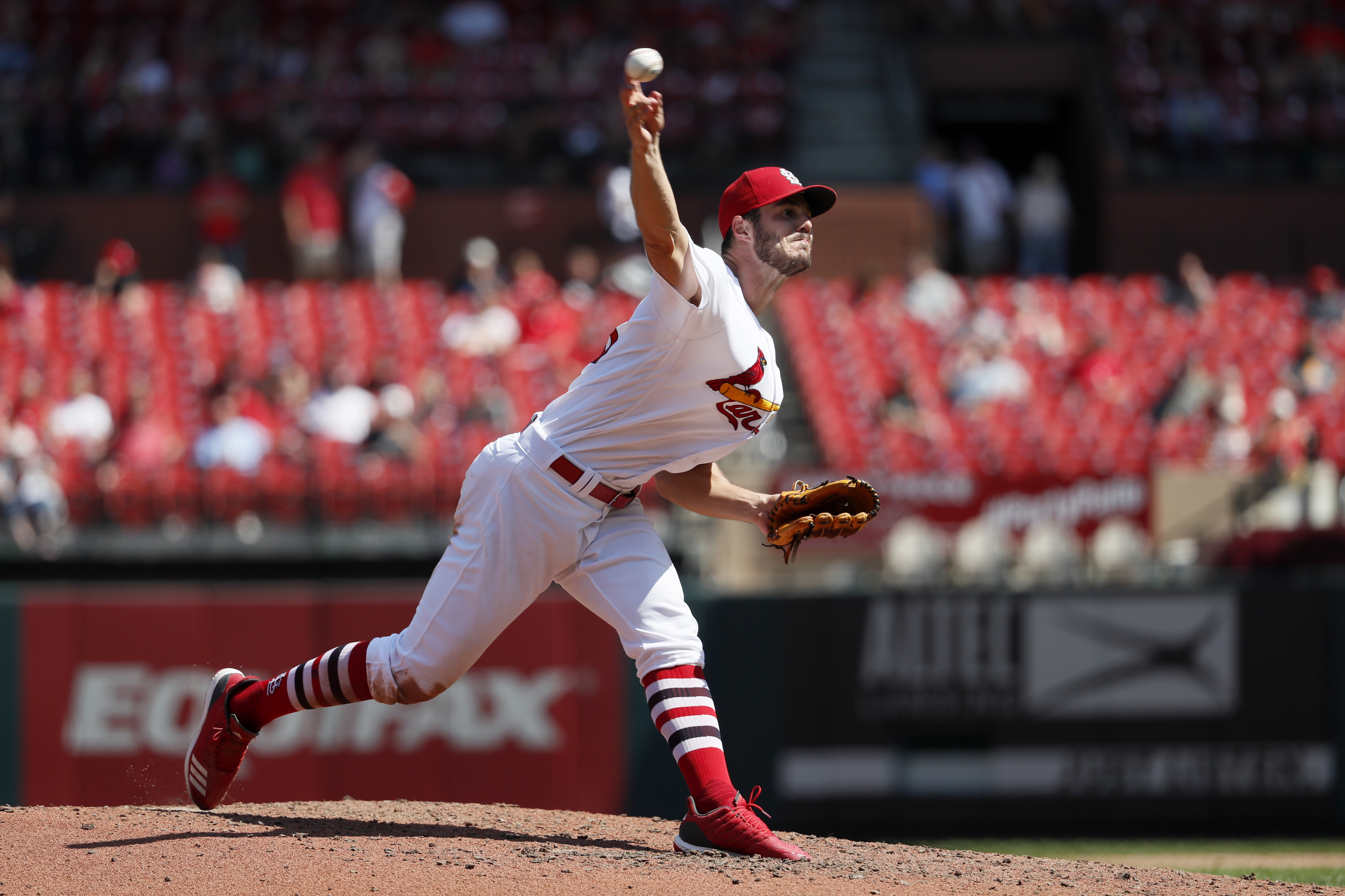 Cardinals rout Giants 10-0, maintain 2½-game NL Central lead