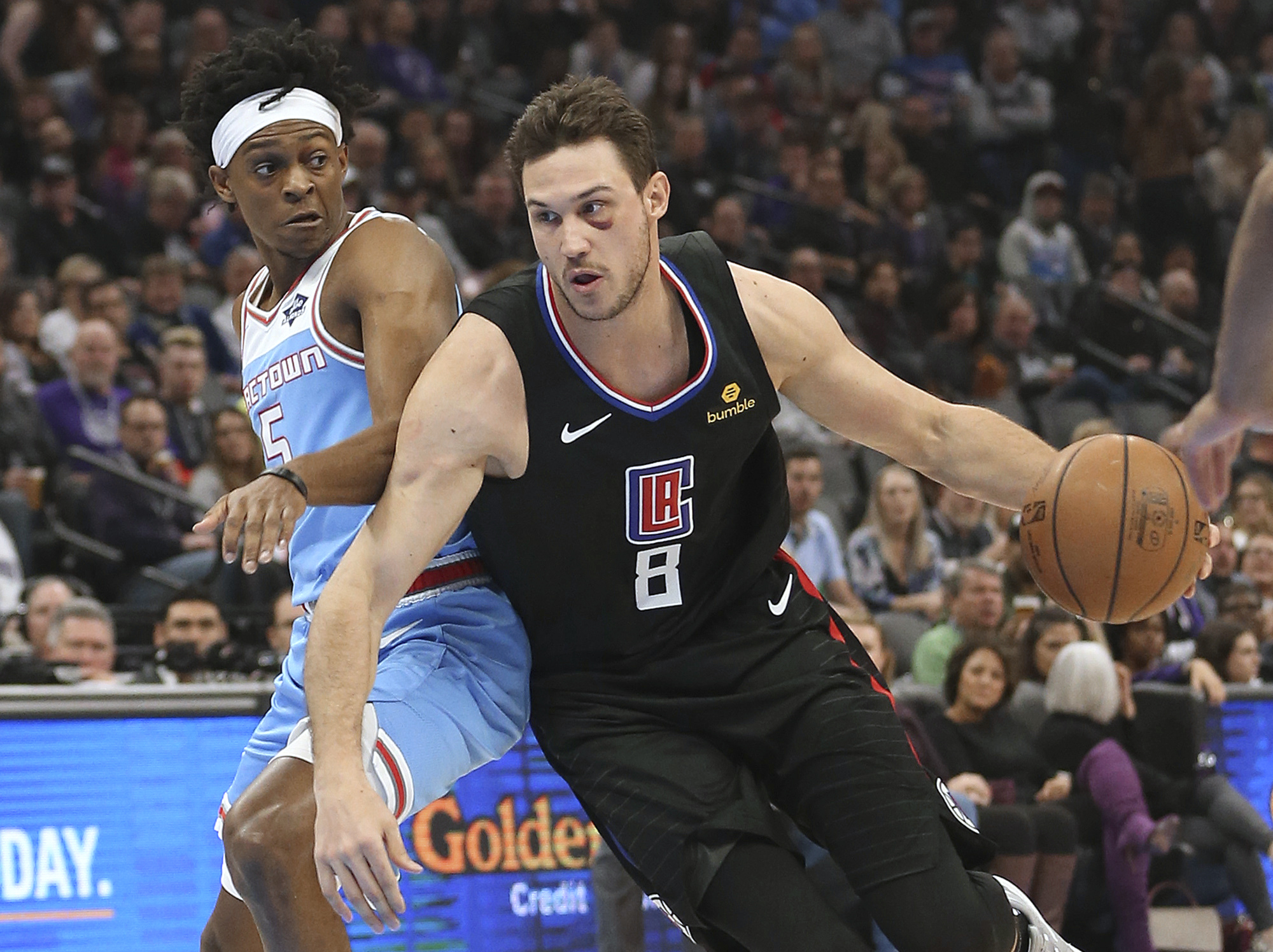 Clippers hold off Kings 116-109 to improve playoff position