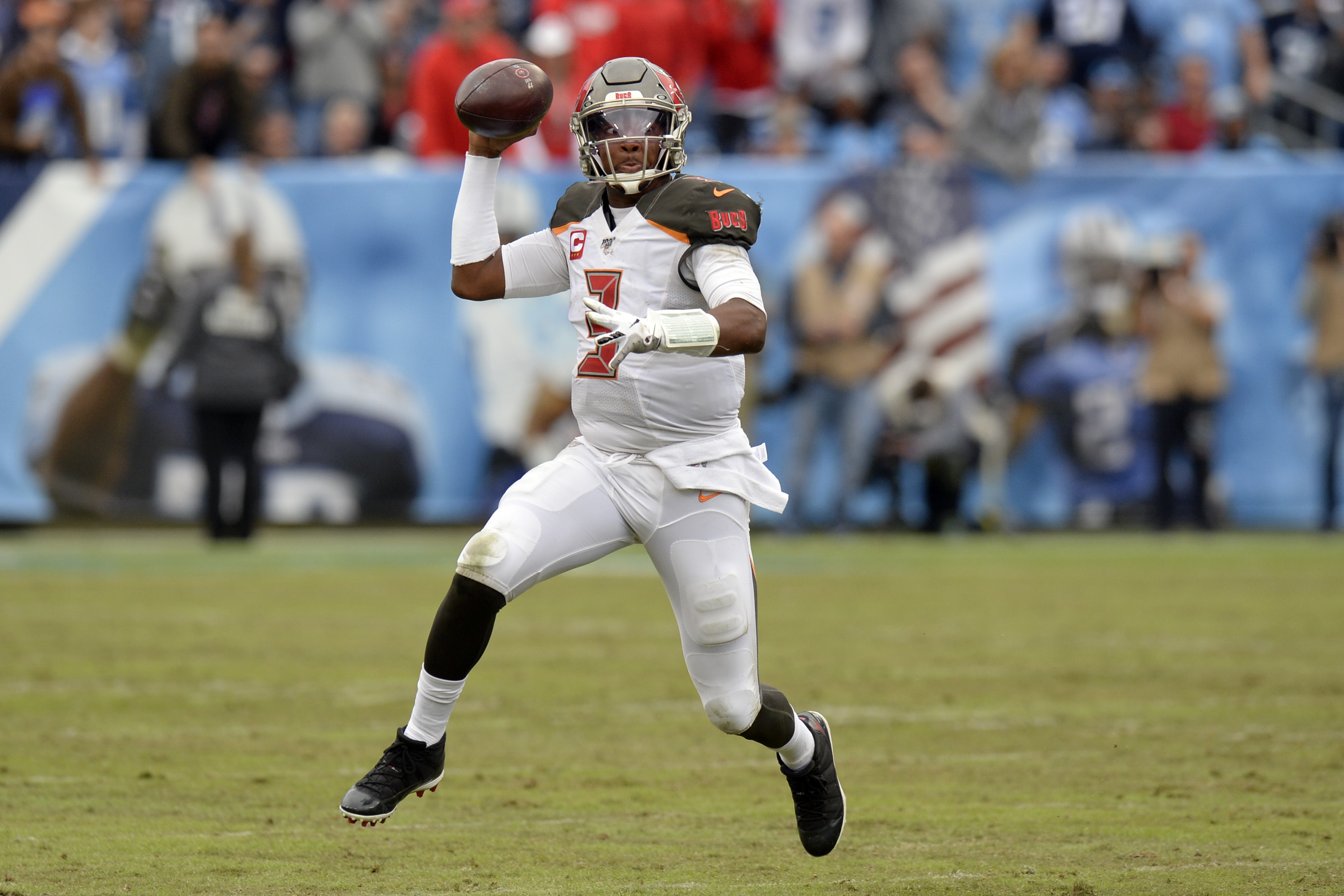 Turnovers only part of Bucs' issues in 27-23 loss to Titans