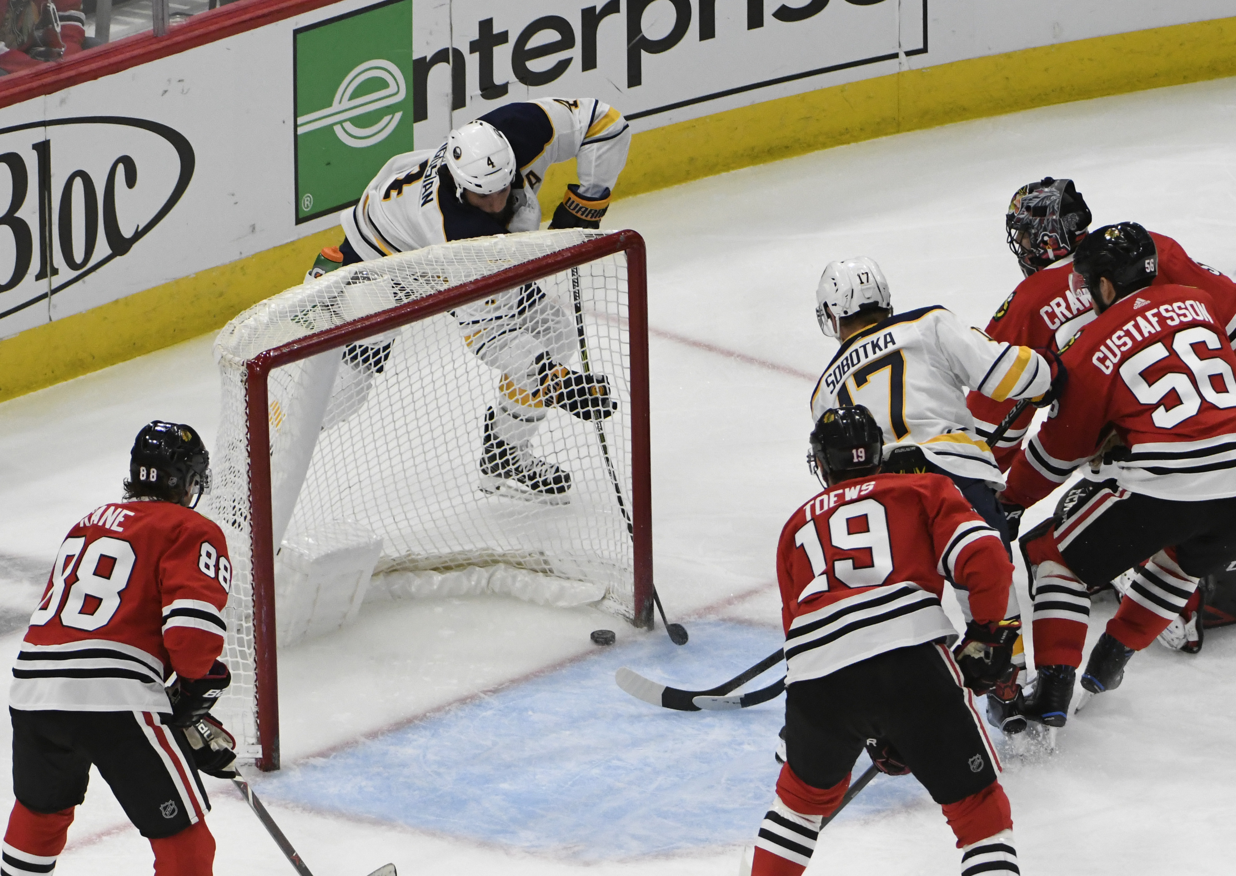 Blackhawks rally for 5-4 shootout win over Sabres