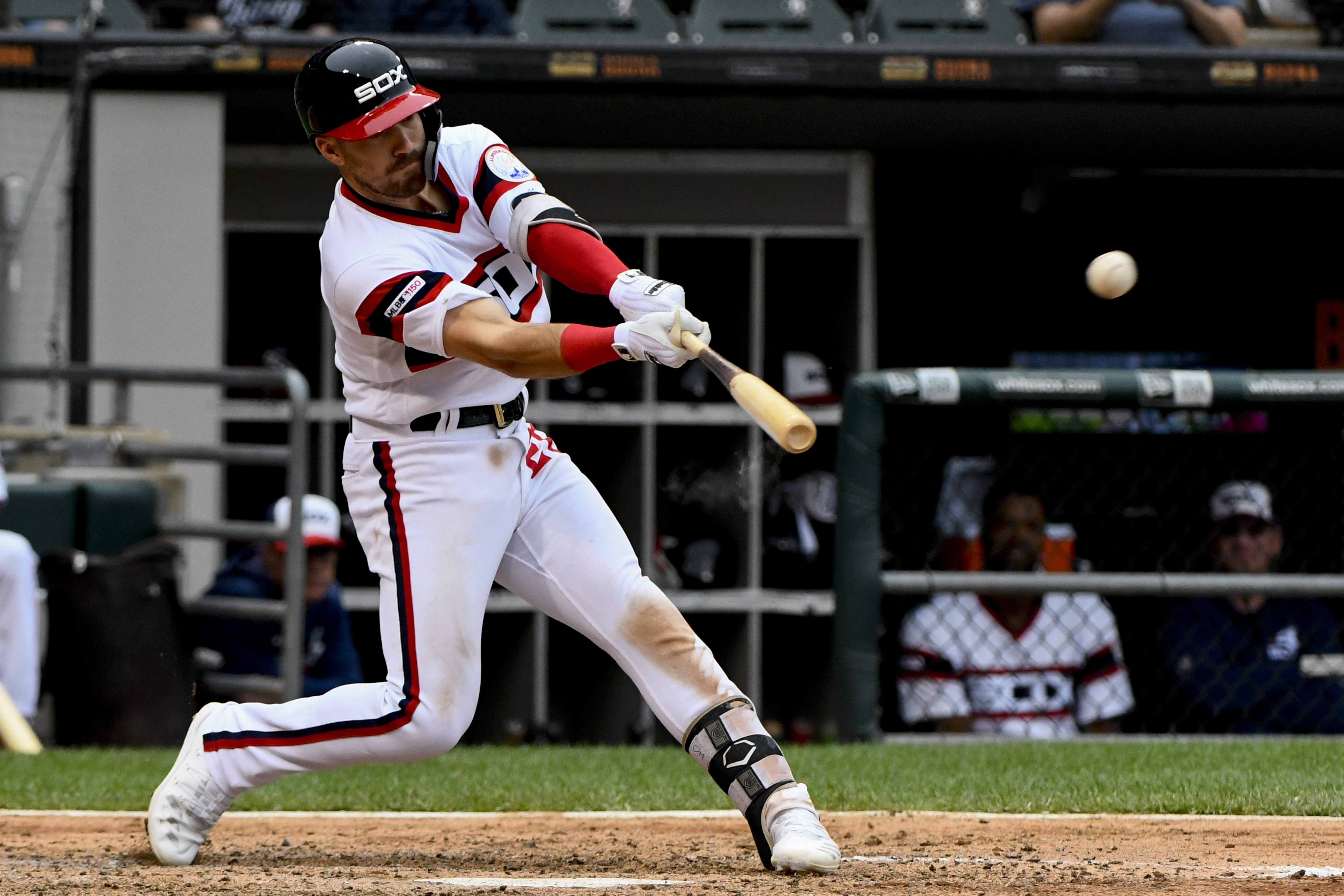 Abreu, Mendick homer as White Sox beat Angels 5-1