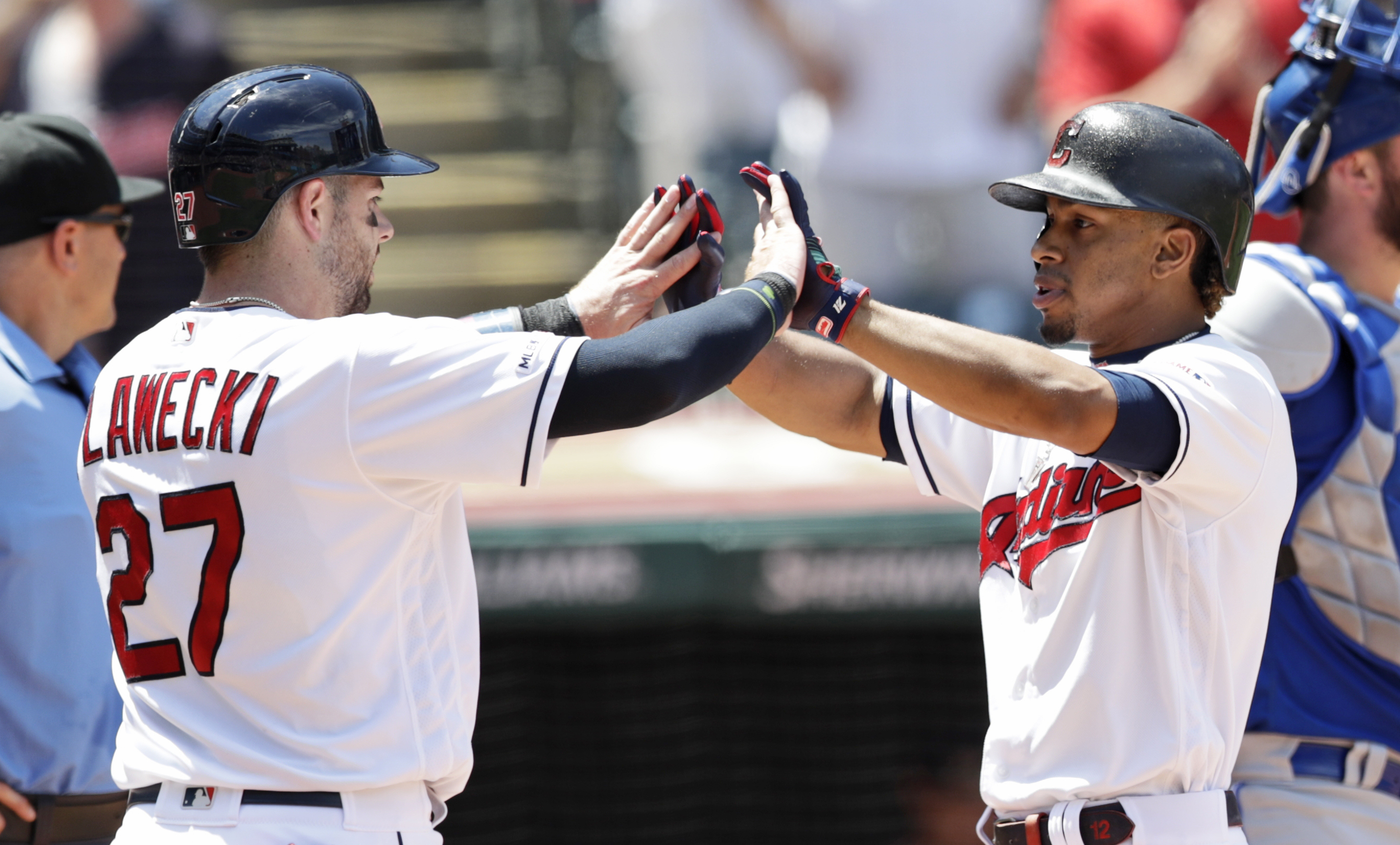 Lindor hits foul ball that injures child; Indians top KC 5-4