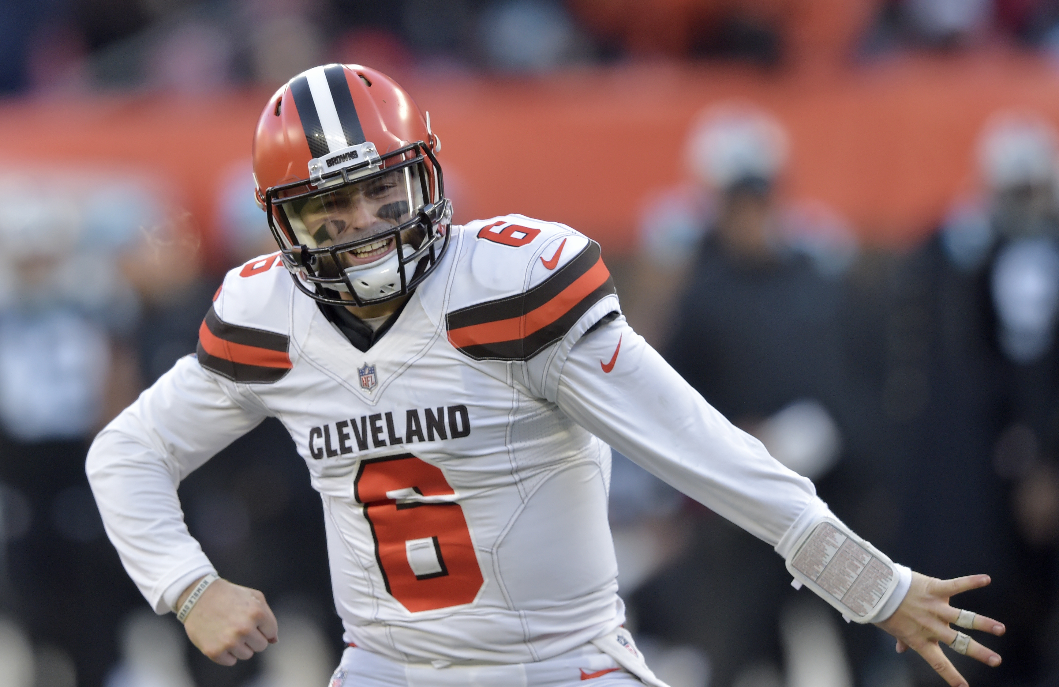 Mayfield, Browns send Panthers to fifth straight loss