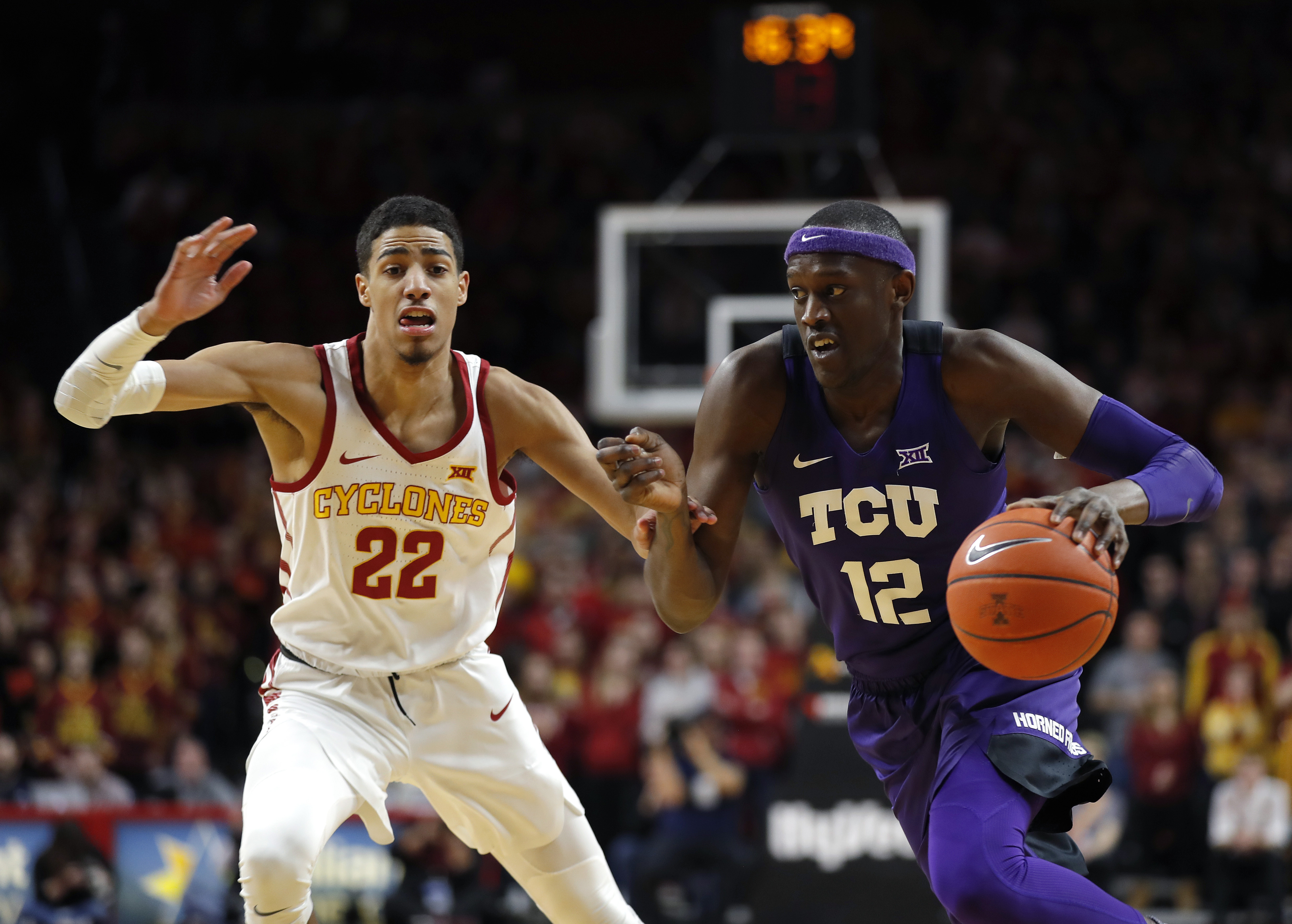 TCU rides big first-half run to upset at No. 17 Iowa State