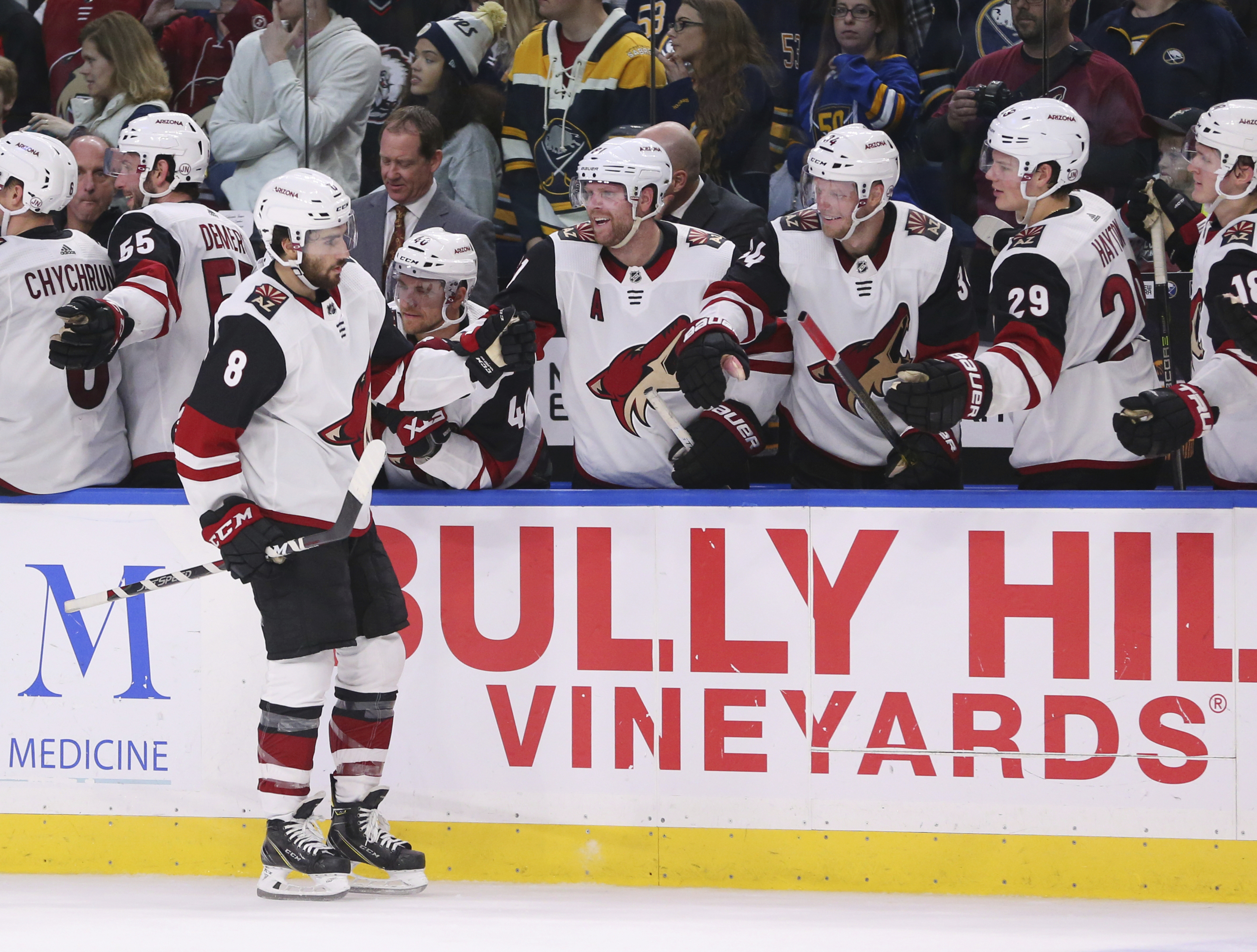 Schmaltz's shootout winner lifts Coyotes over Sabres