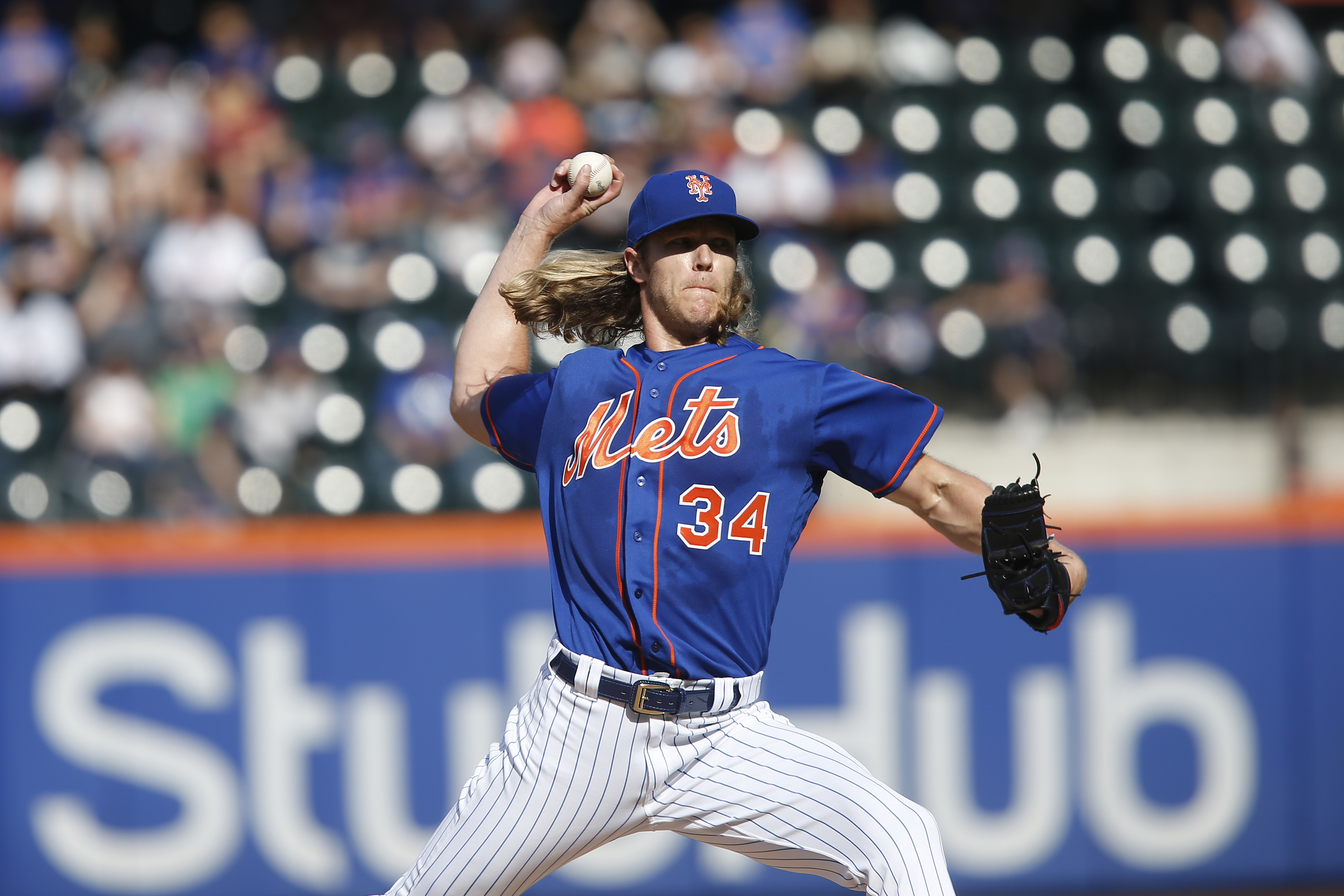 Syndergaard gets 1st shutout, Mets top Marlins 1-0 in finale