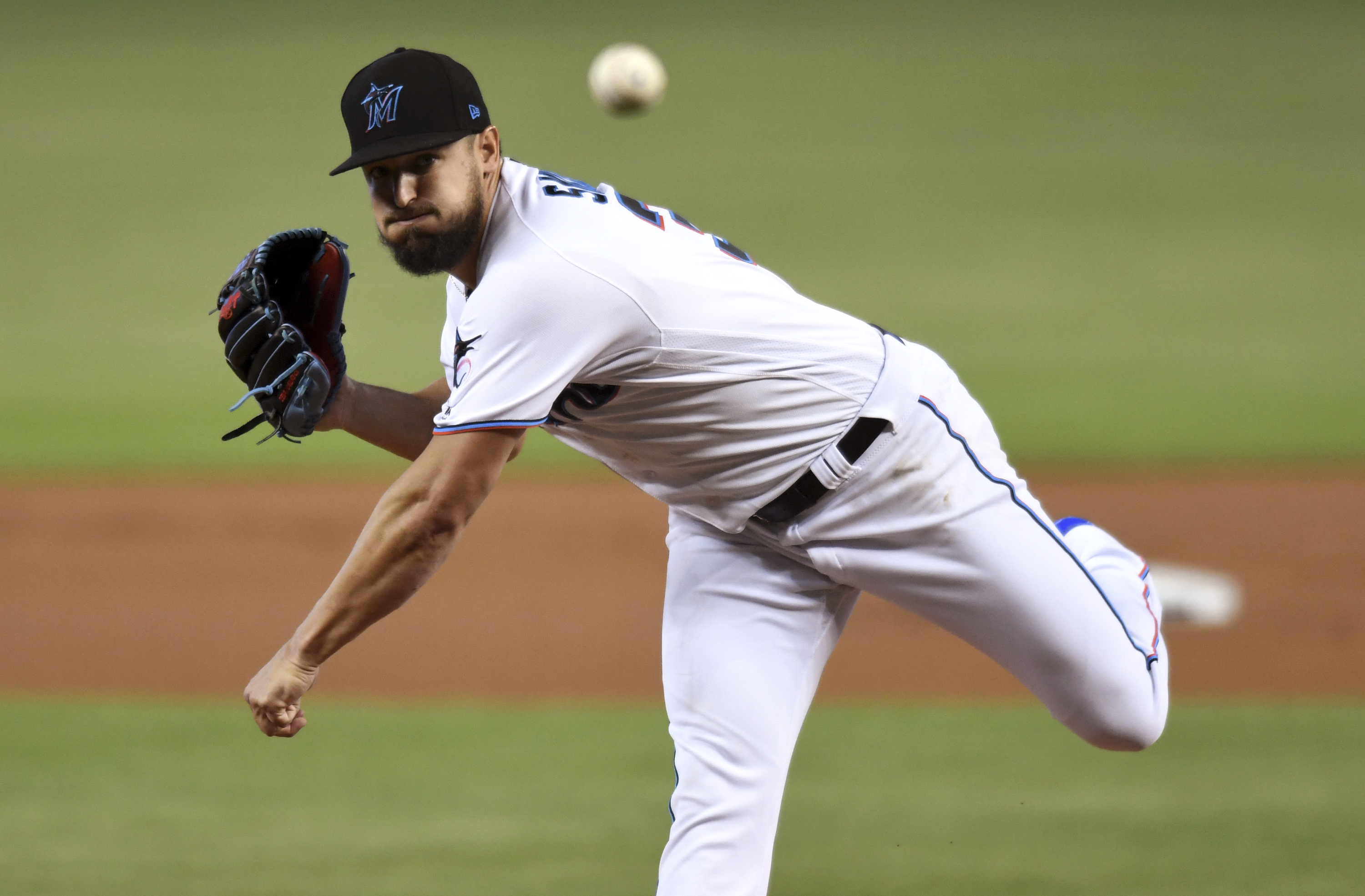 Anderson's hit in 9th lifts Marlins past Padres 4-3