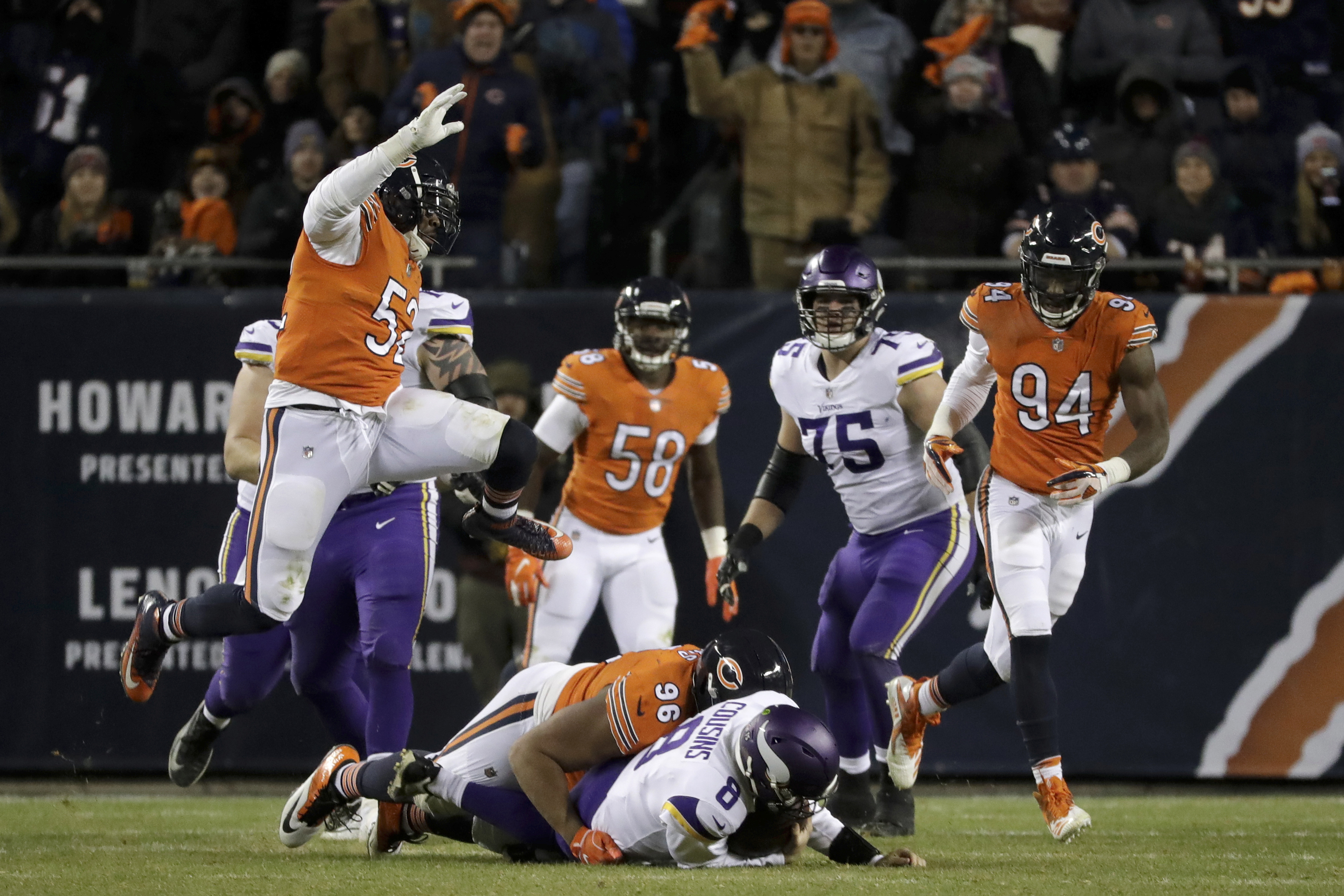 Humbled Vikings running out of time to catch Bears