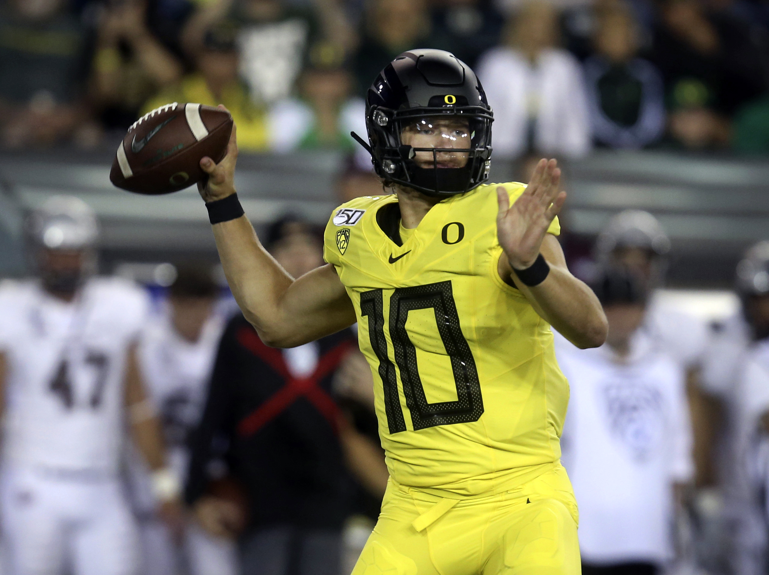 Oregon wraps nonconference slate with 35-3 win over Montana