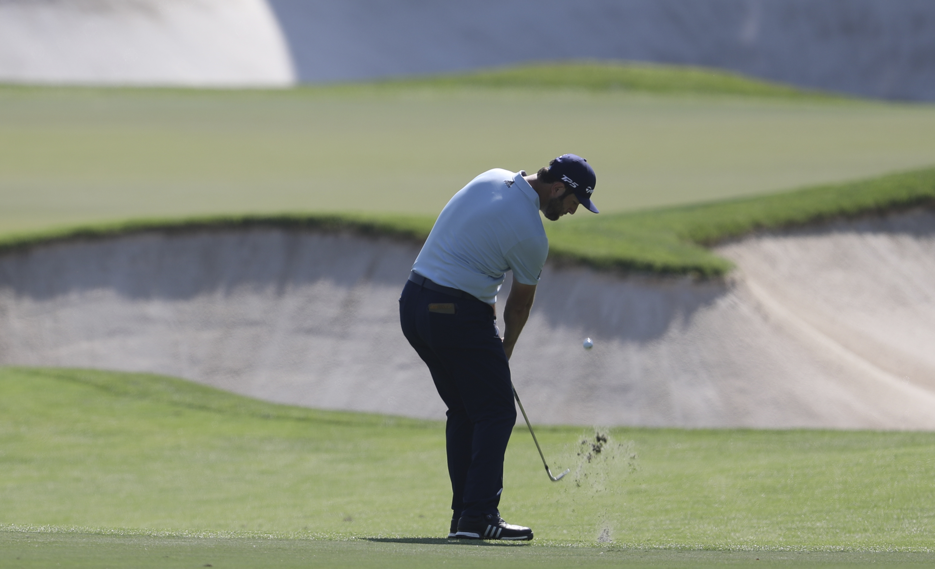 Rahm moves into strong position to win Race to Dubai title