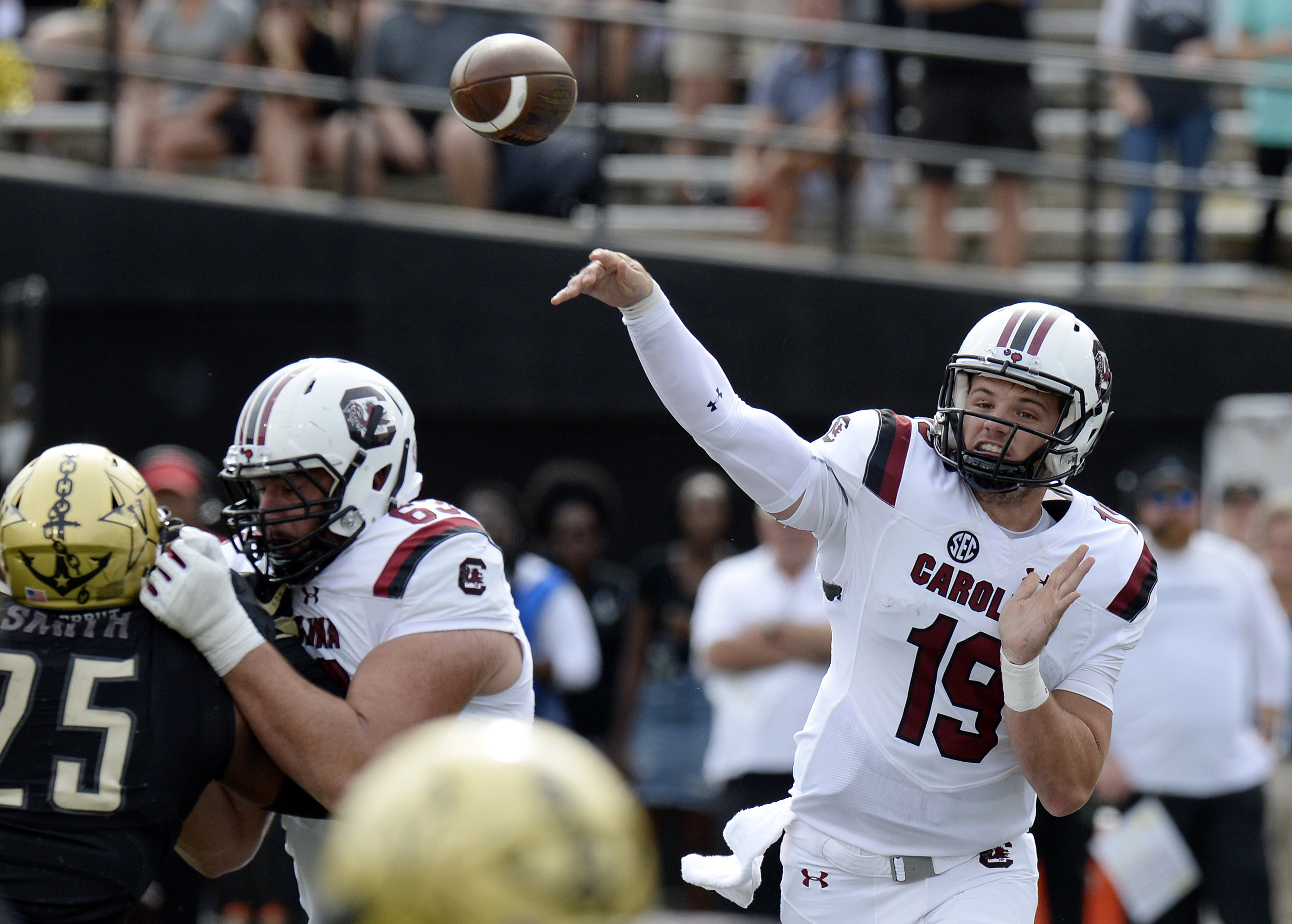 South Carolina notches 10th straight win over Vandy 37-14