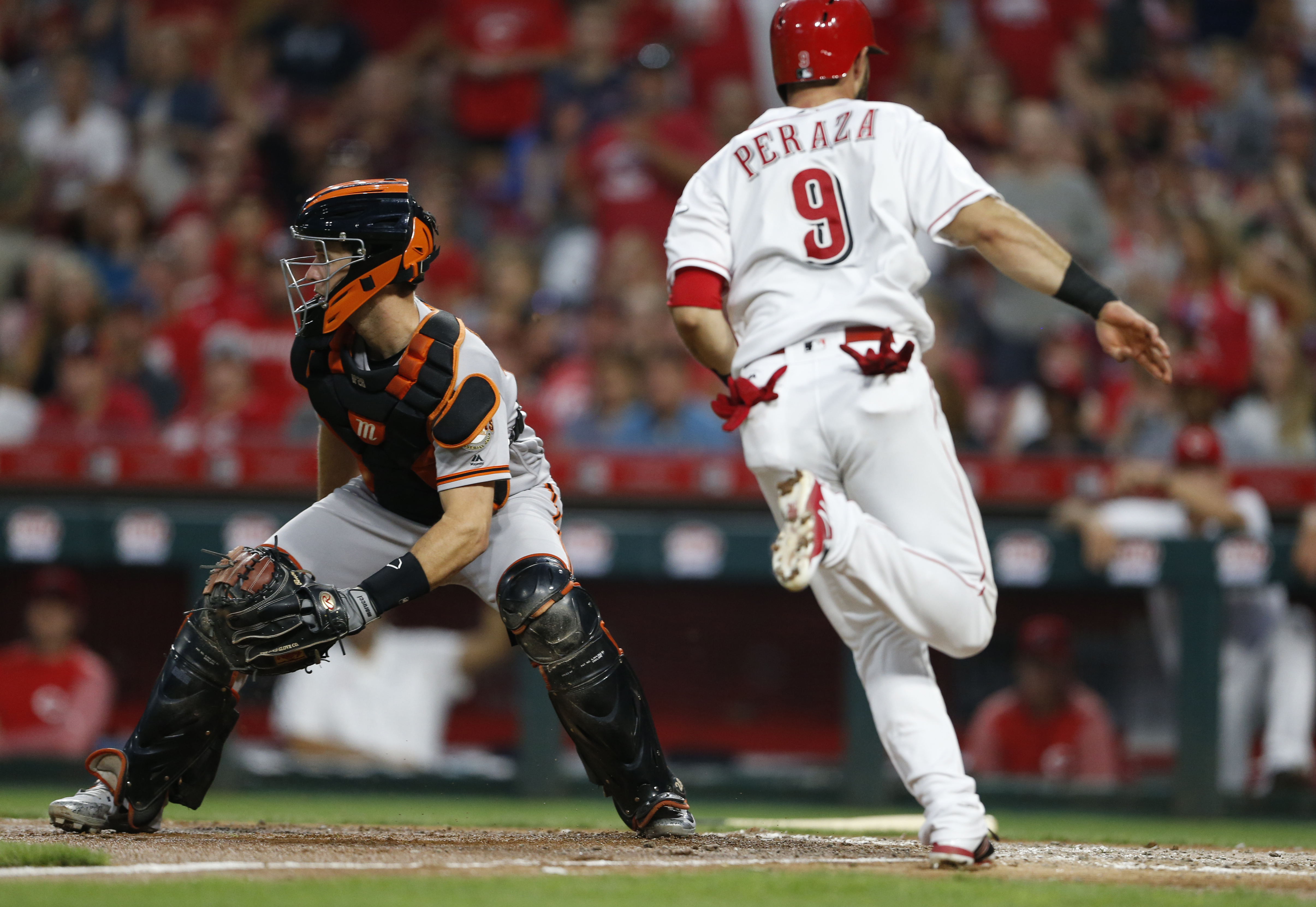 Giants catcher Buster Posey facing season-ending hip surgery