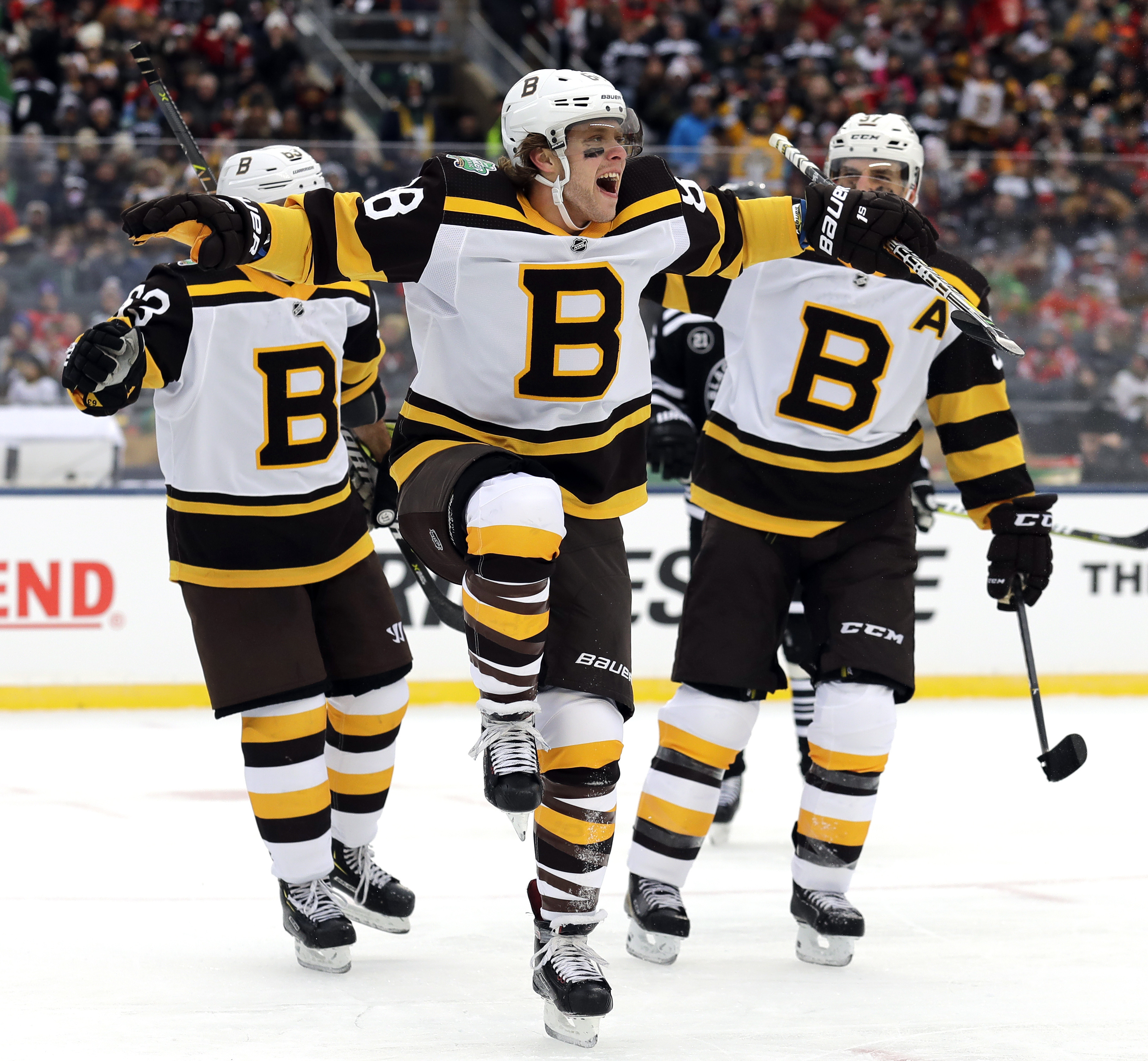 Bruins beat Blackhawks 4-2 in Winter Classic at Notre Dame