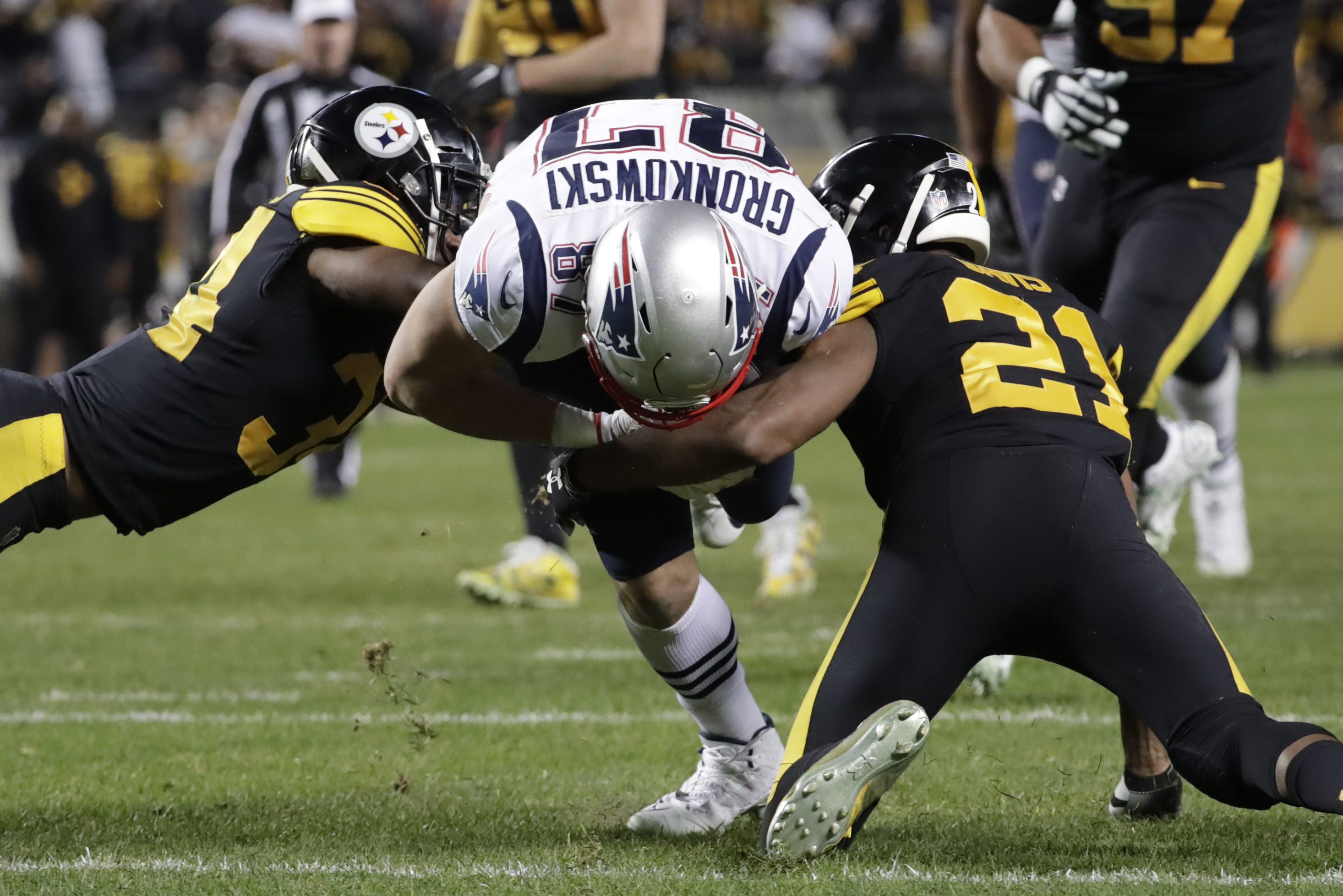 Steelers defense comes up big while finally stopping Pats