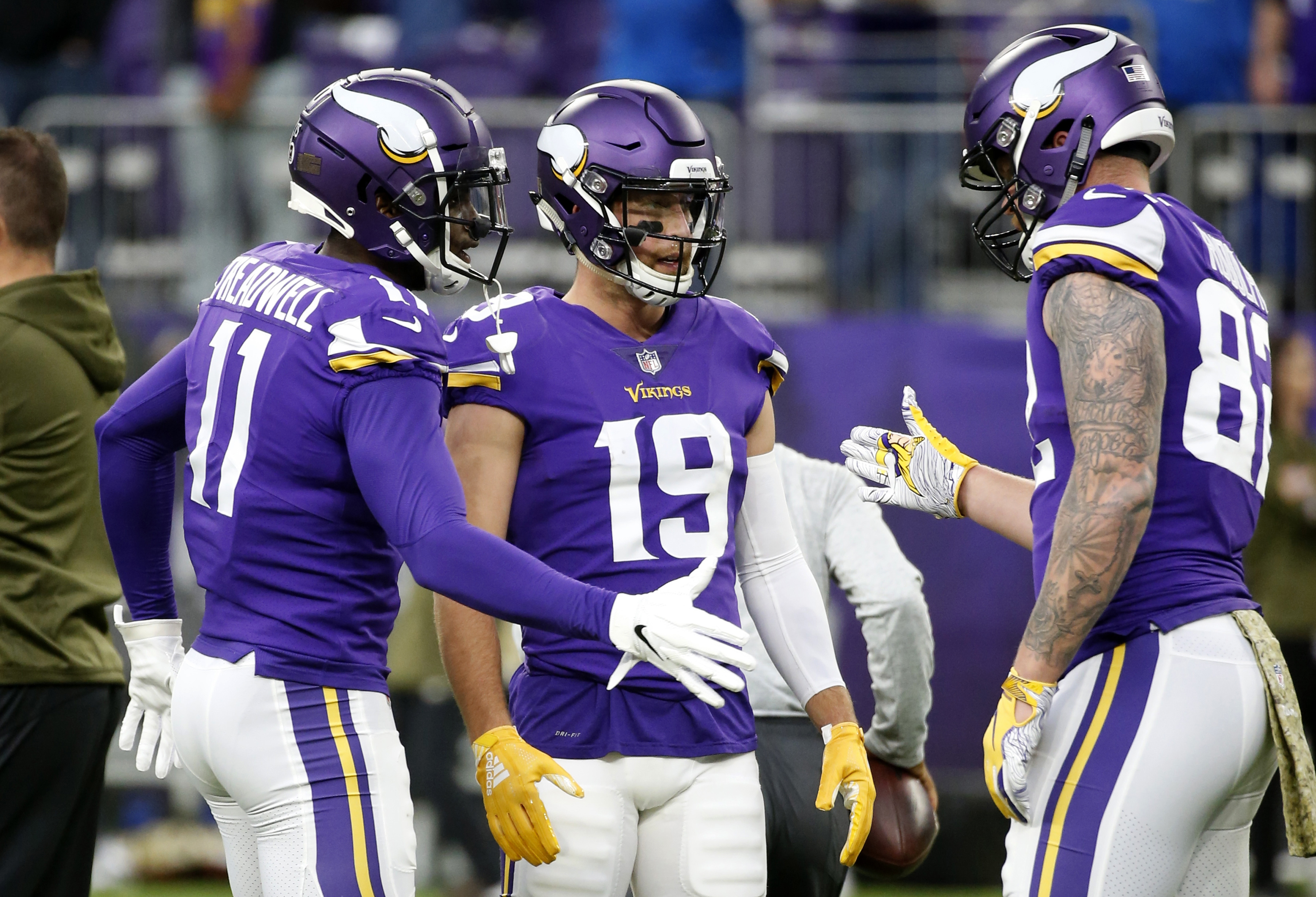 Vikings hang 10 sacks on Stafford in 24-9 win vs. Lions