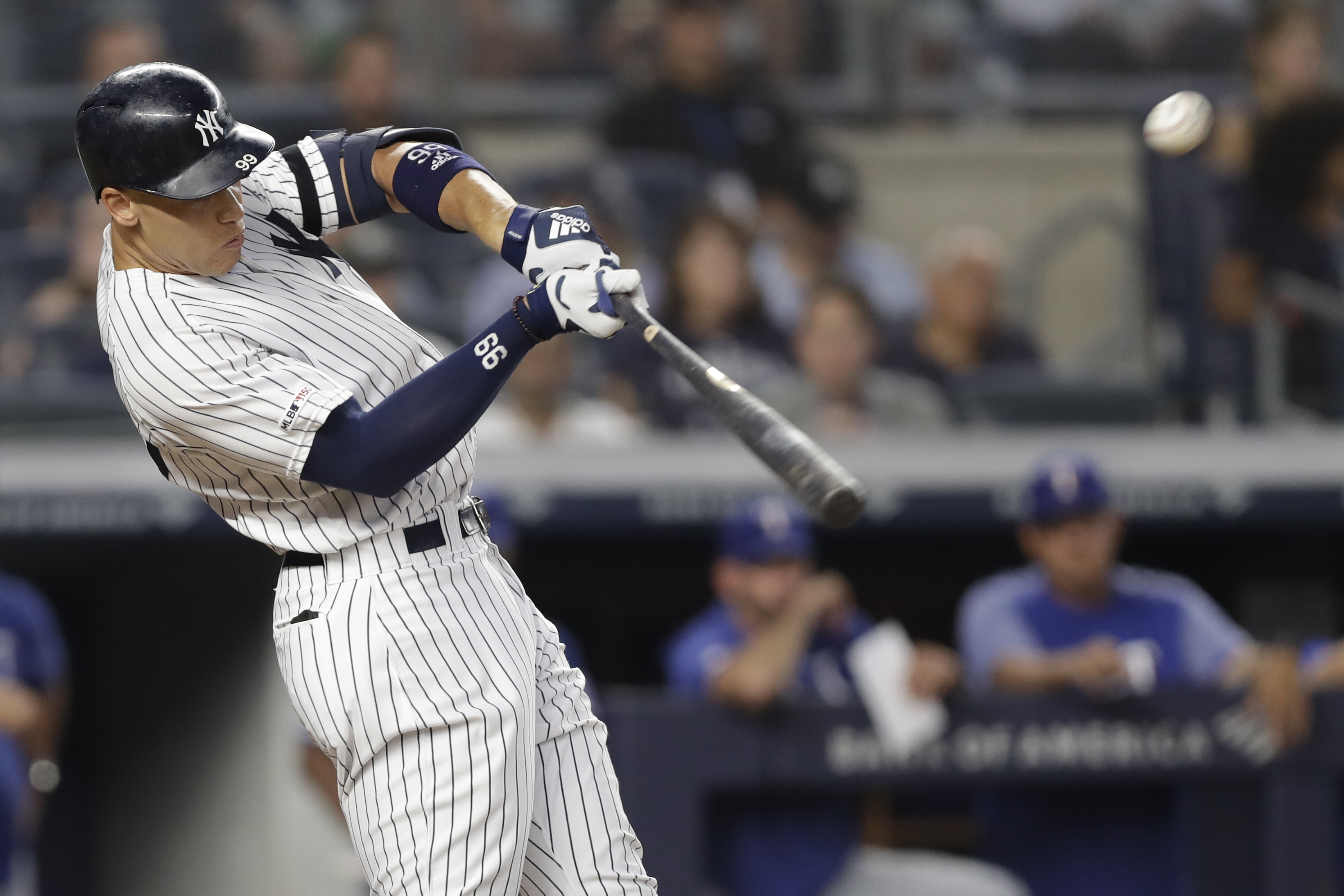 Judge extends power surge, Yankees beat Rangers 4-1