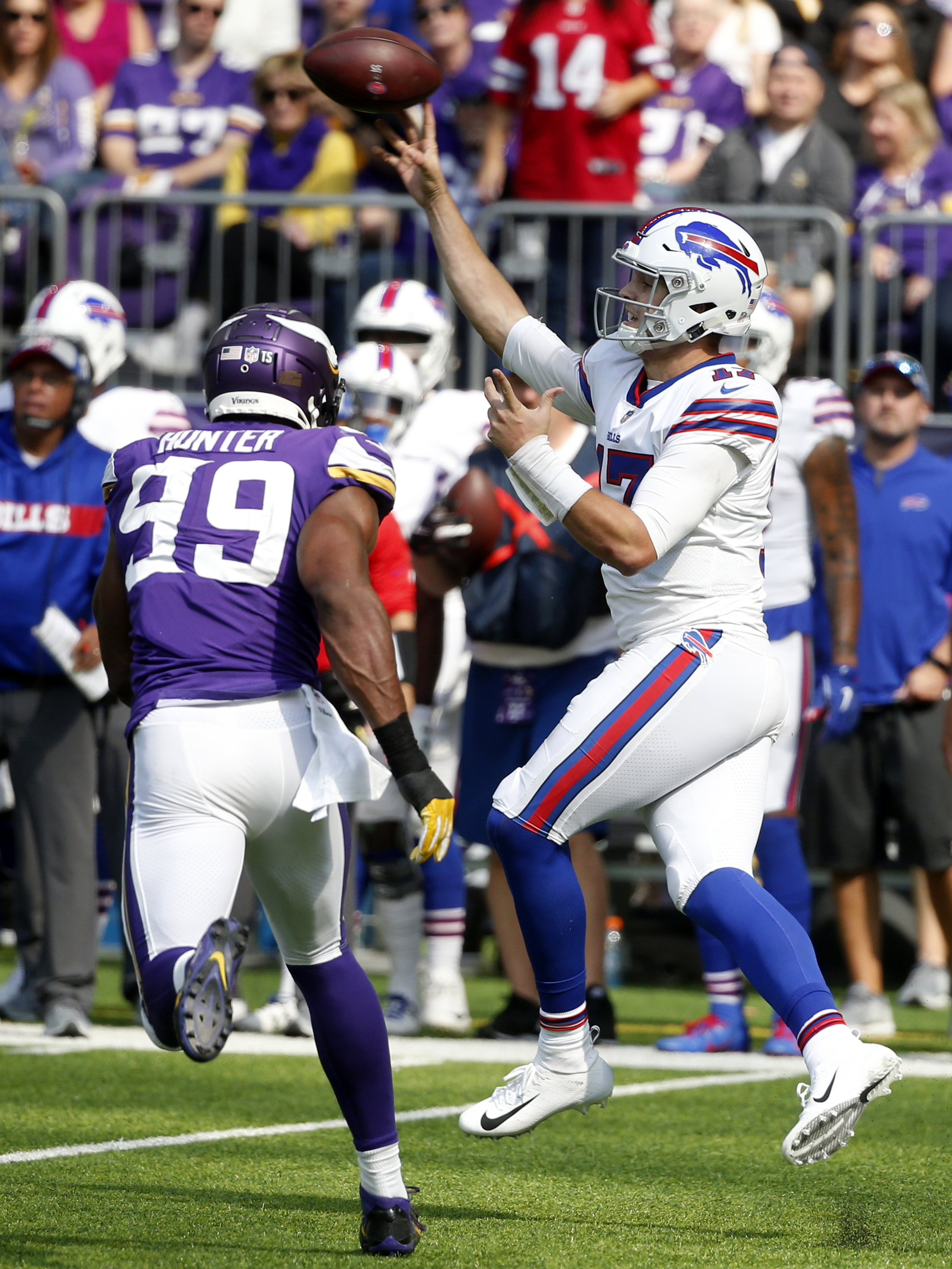 Allen, Bills, 16 1-2 point underdogs, stun Vikings 27-6