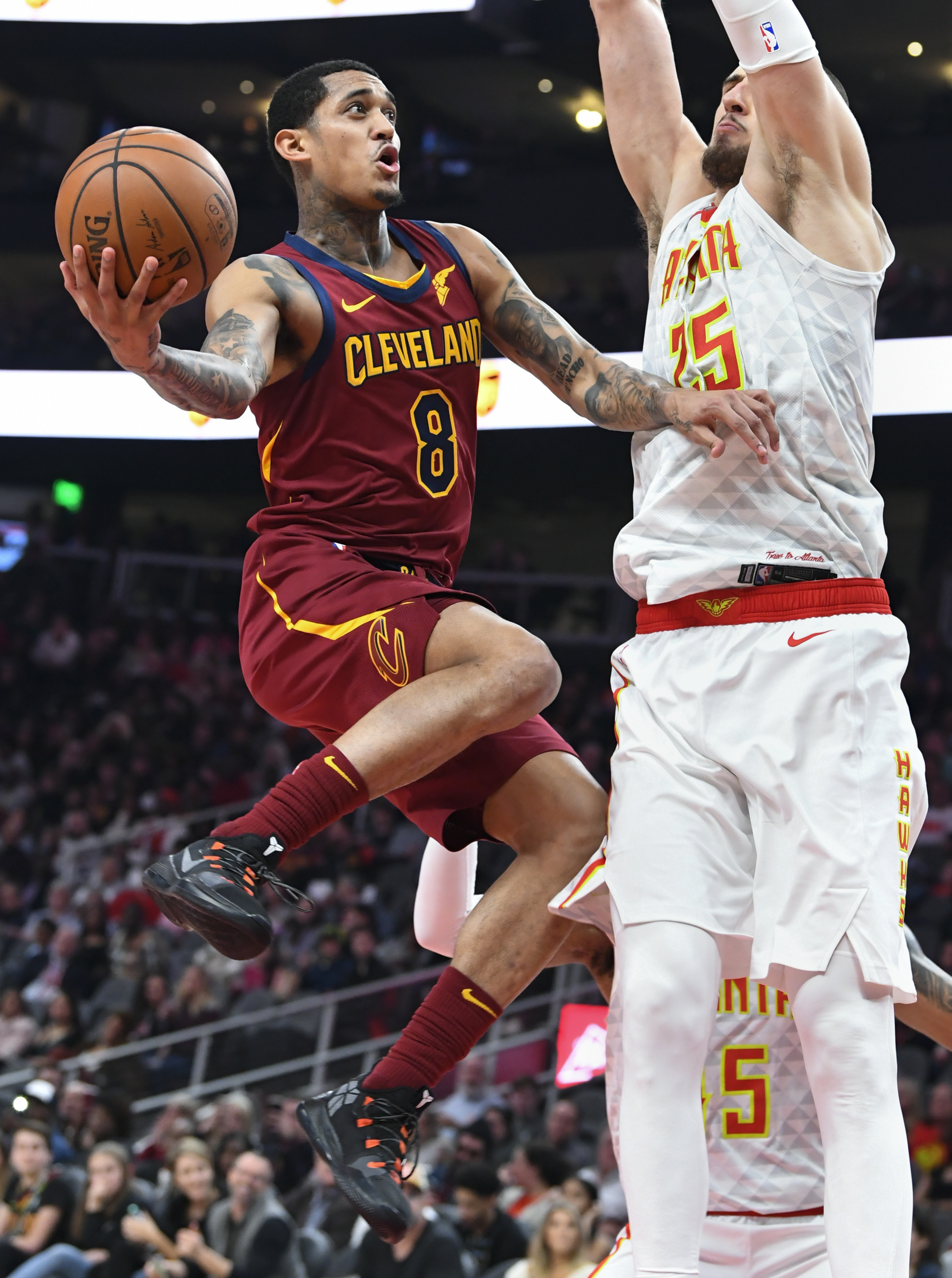 Young, Carter power Hawks past Cavs, 111-108