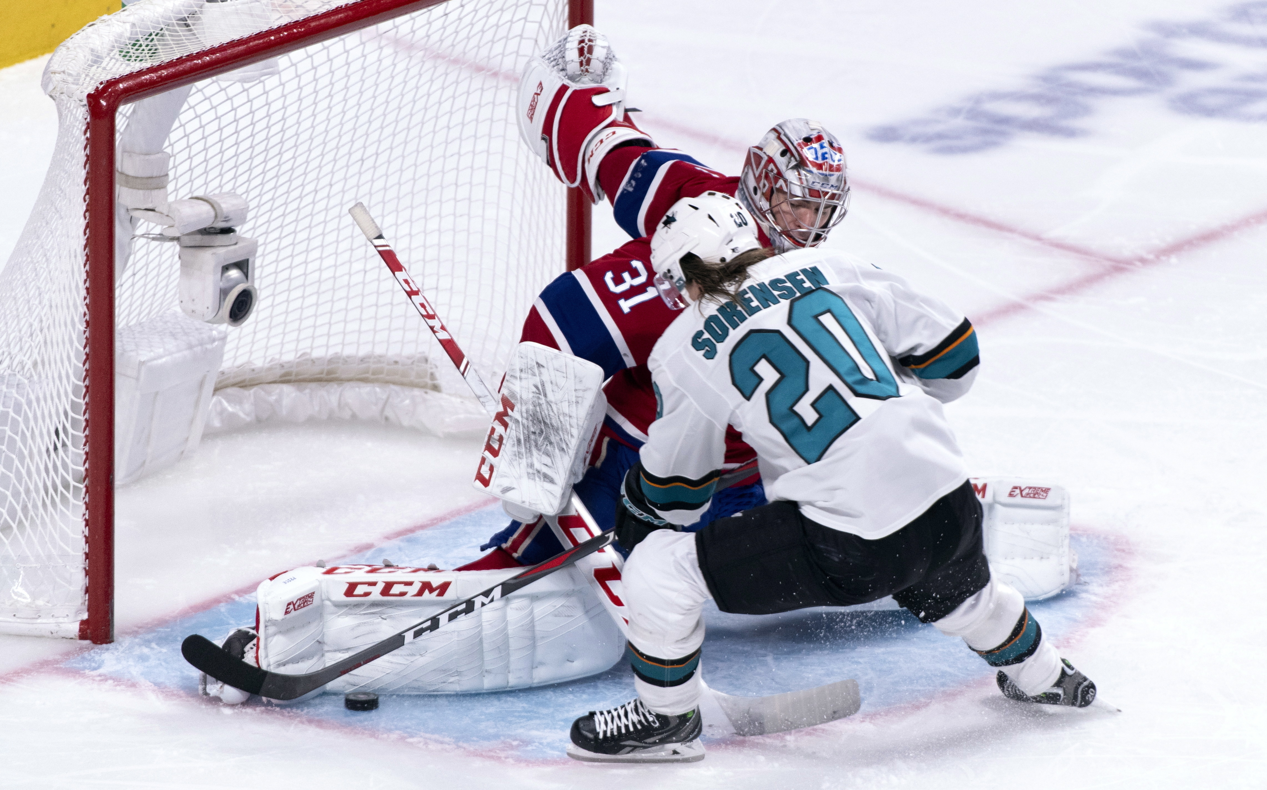 Martin Jones makes 39 saves, Sharks beat  Canadiens 3-1