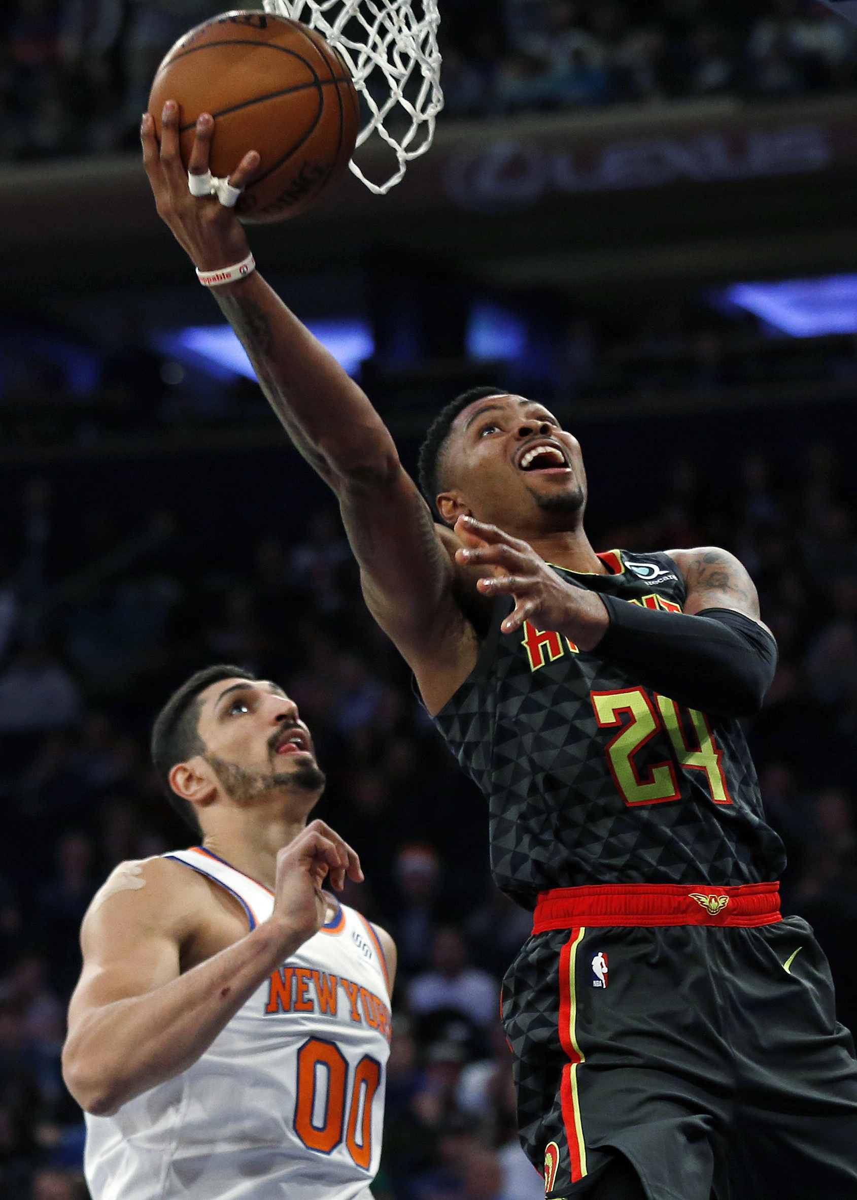 Balanced Hawks rally for 114-107 victory over Knicks