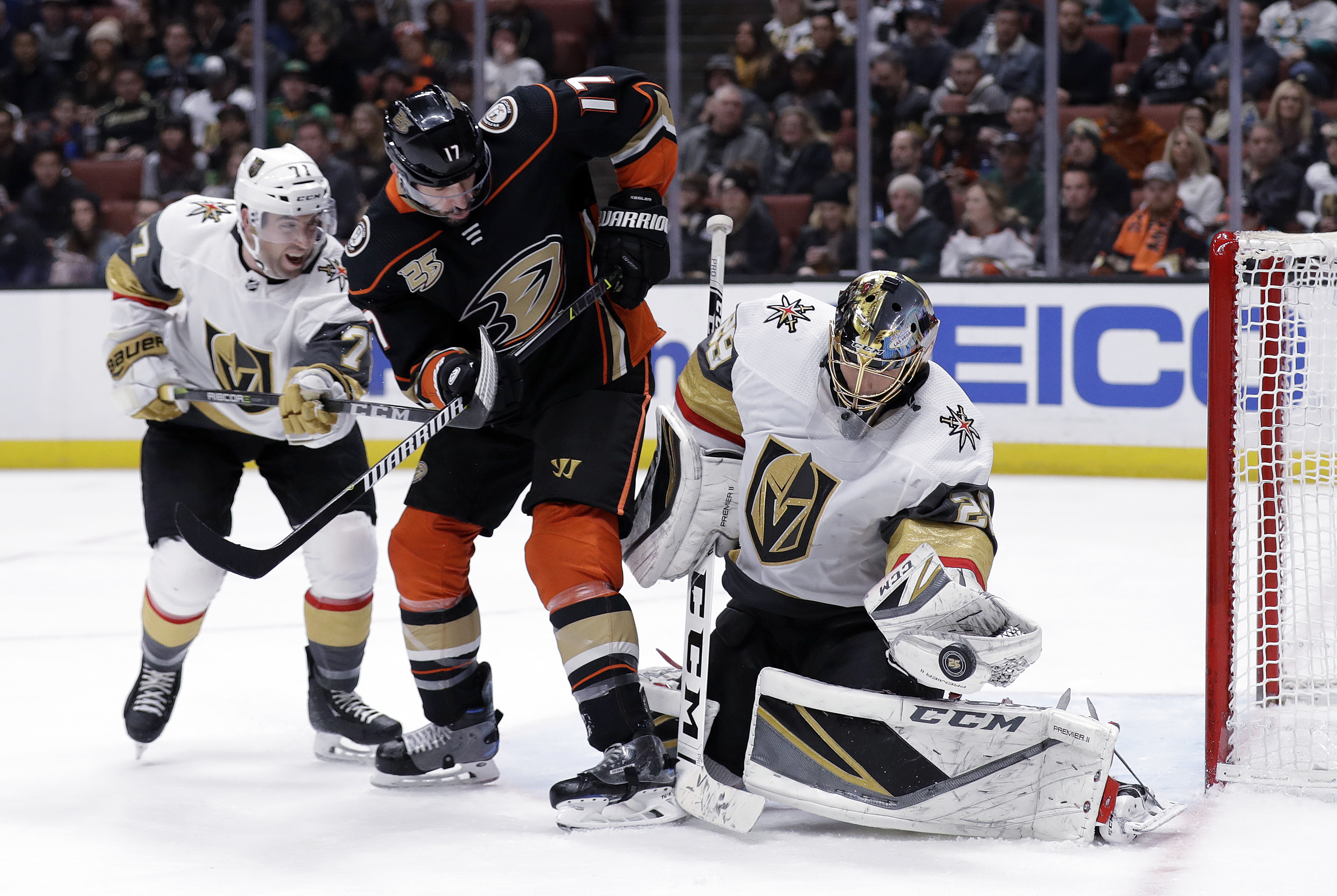 Golden Knights take down Ducks 3-2 for 5th straight win