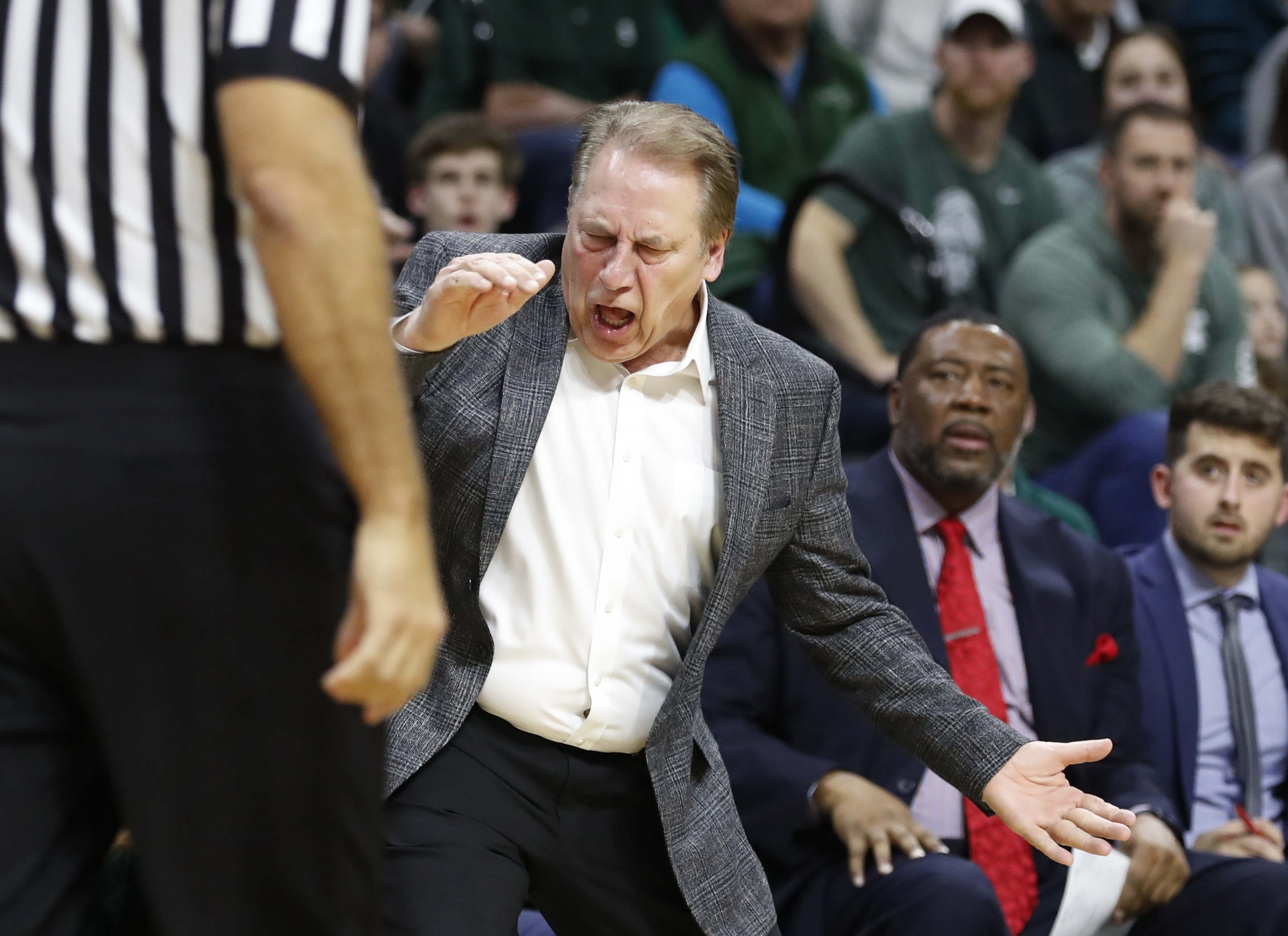 Cassius Winston-led No. 10 Michigan St. beats Oakland 99-69