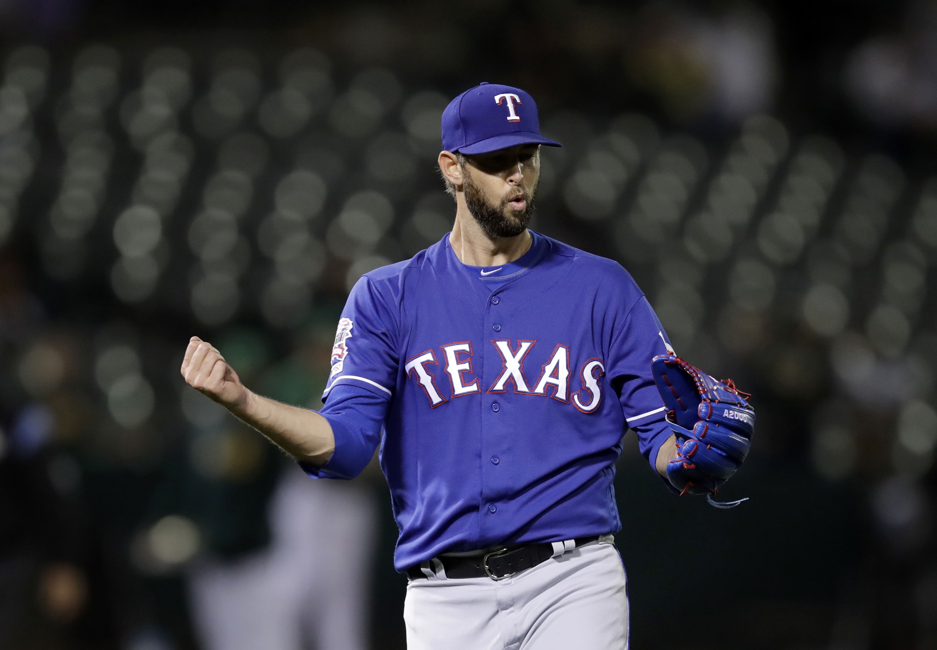 Lynn throws 6 strong innings, Rangers top A's 5-2