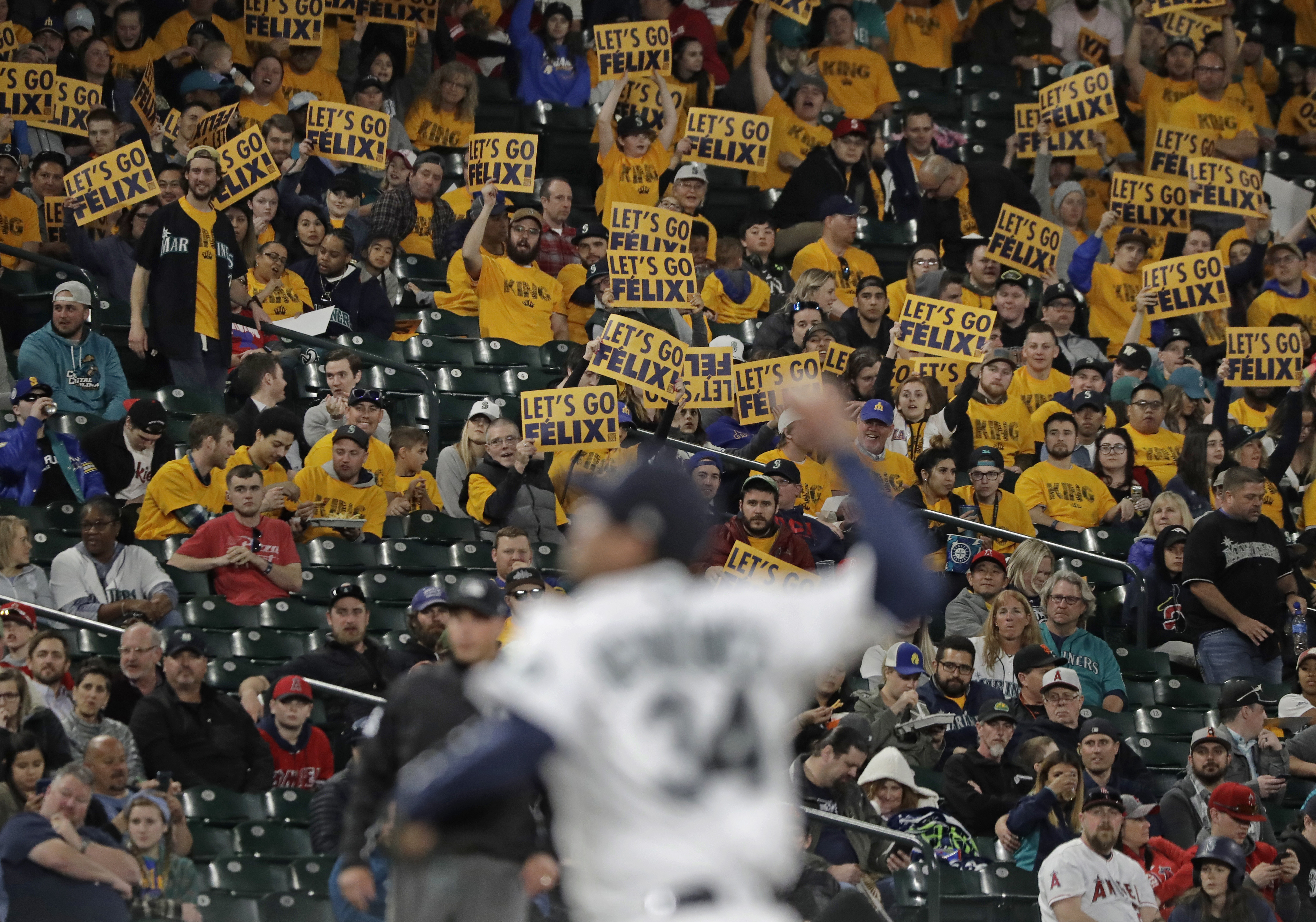 King Returns: Hernandez solid as Mariners top Angels 6-3