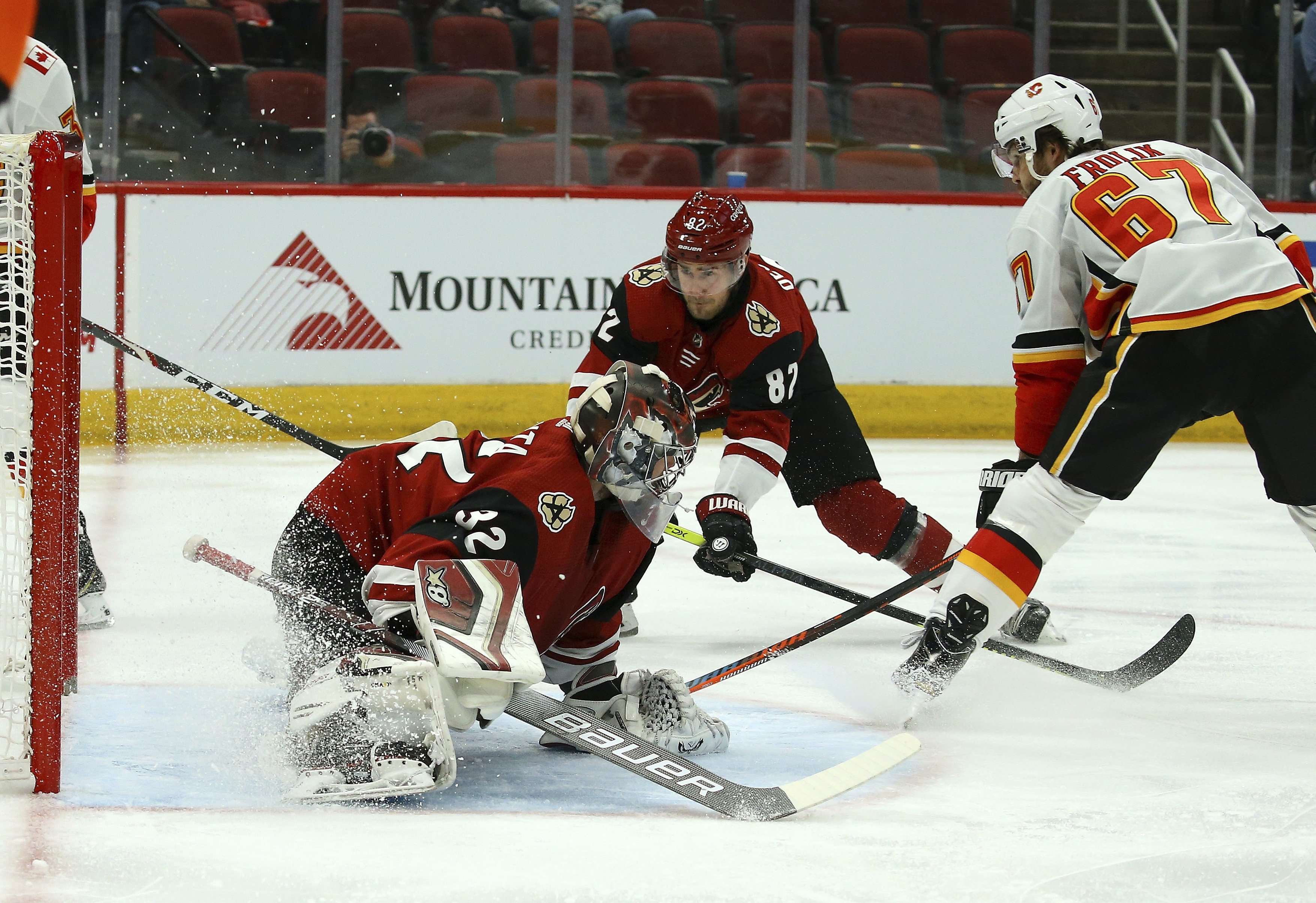 Flames' win streak at 6 games with 5-2 win over Coyotes