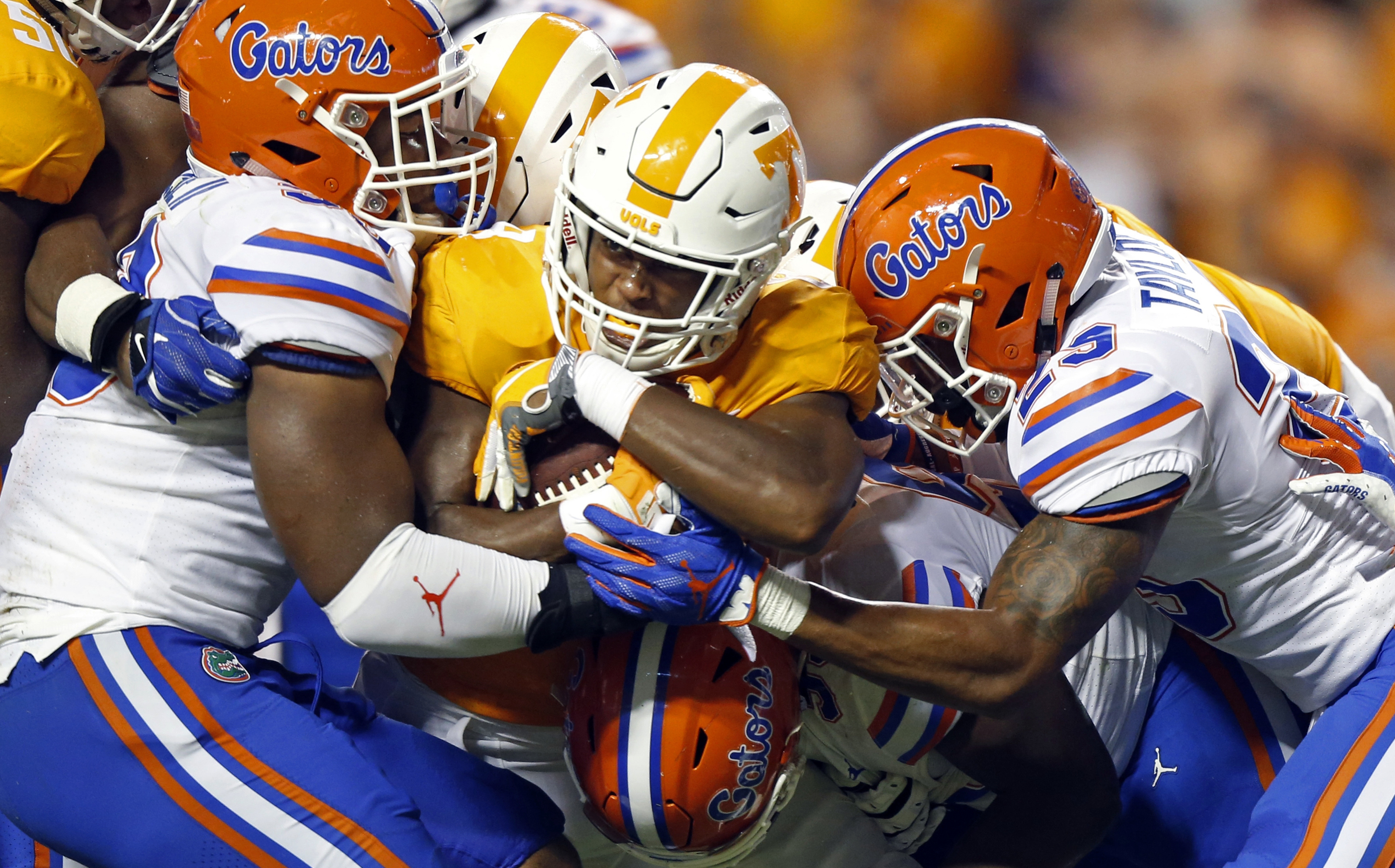 Gators benefit from turnovers in 47-21 blowout of Tennessee